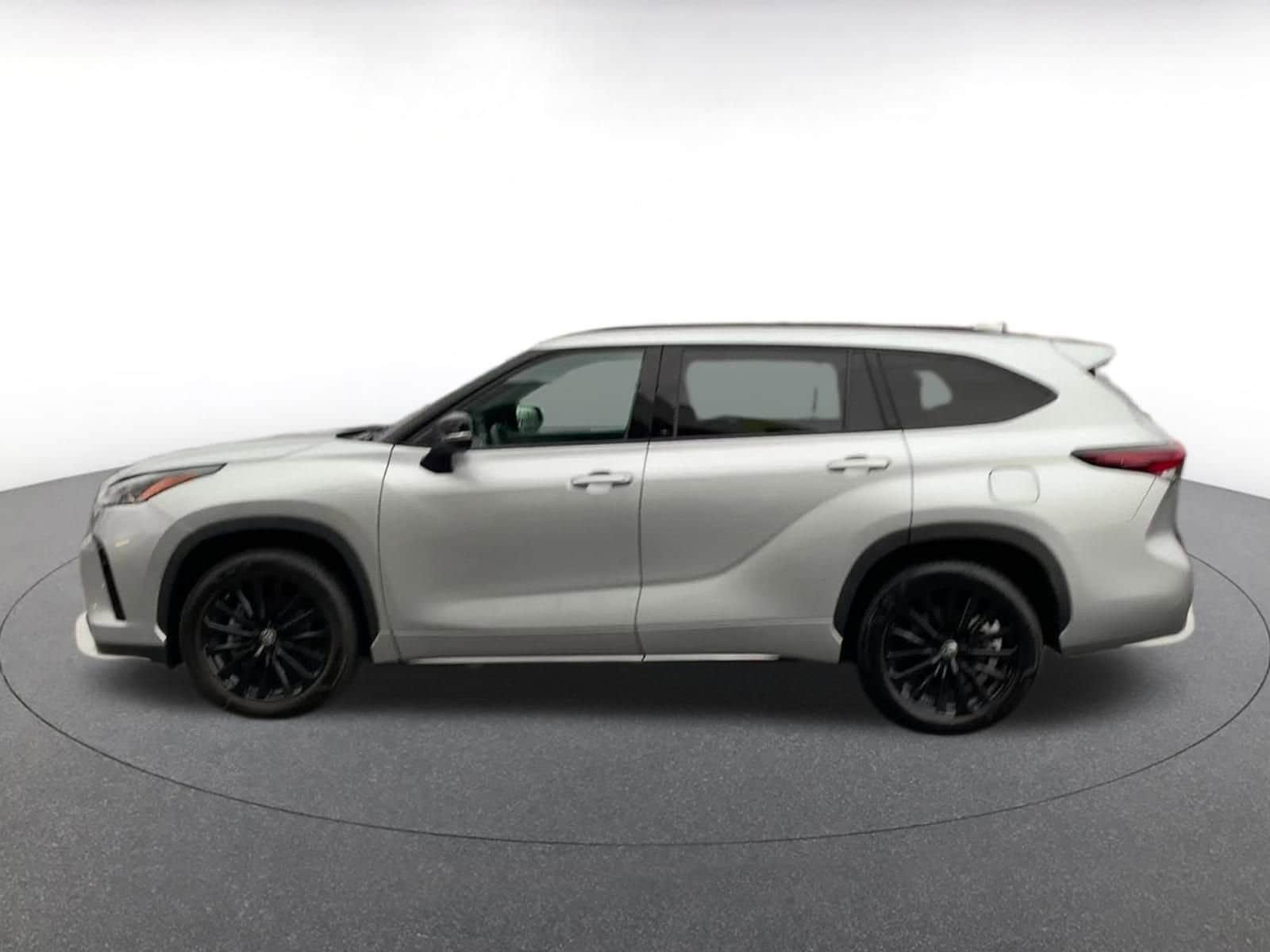 Thumbnail: 2025 Toyota Highlander - 9