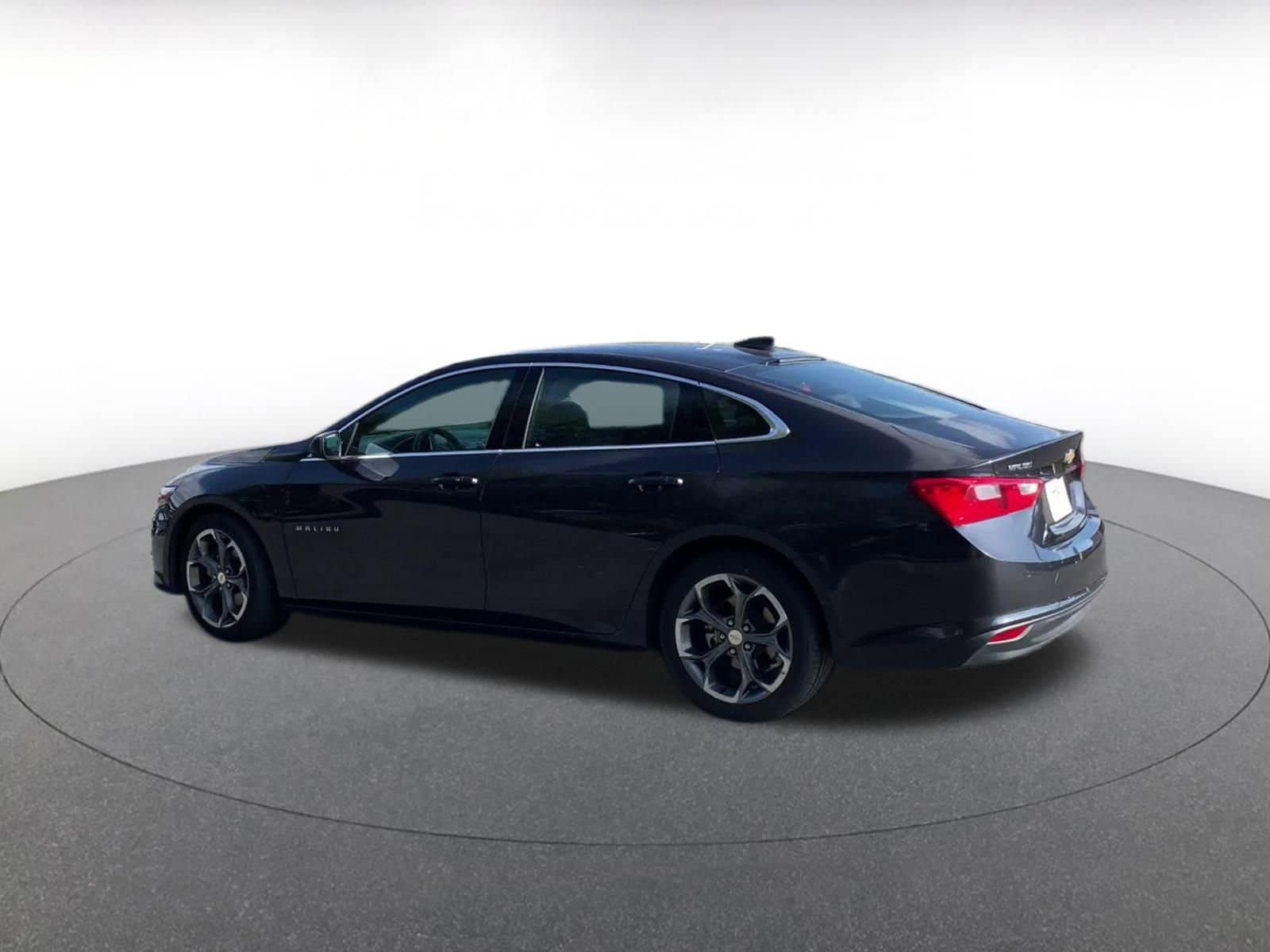 Thumbnail: 2023 Chevrolet Malibu - 10