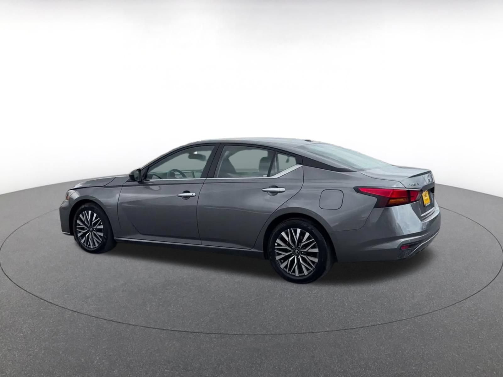 Thumbnail: 2025 Nissan Altima - 8