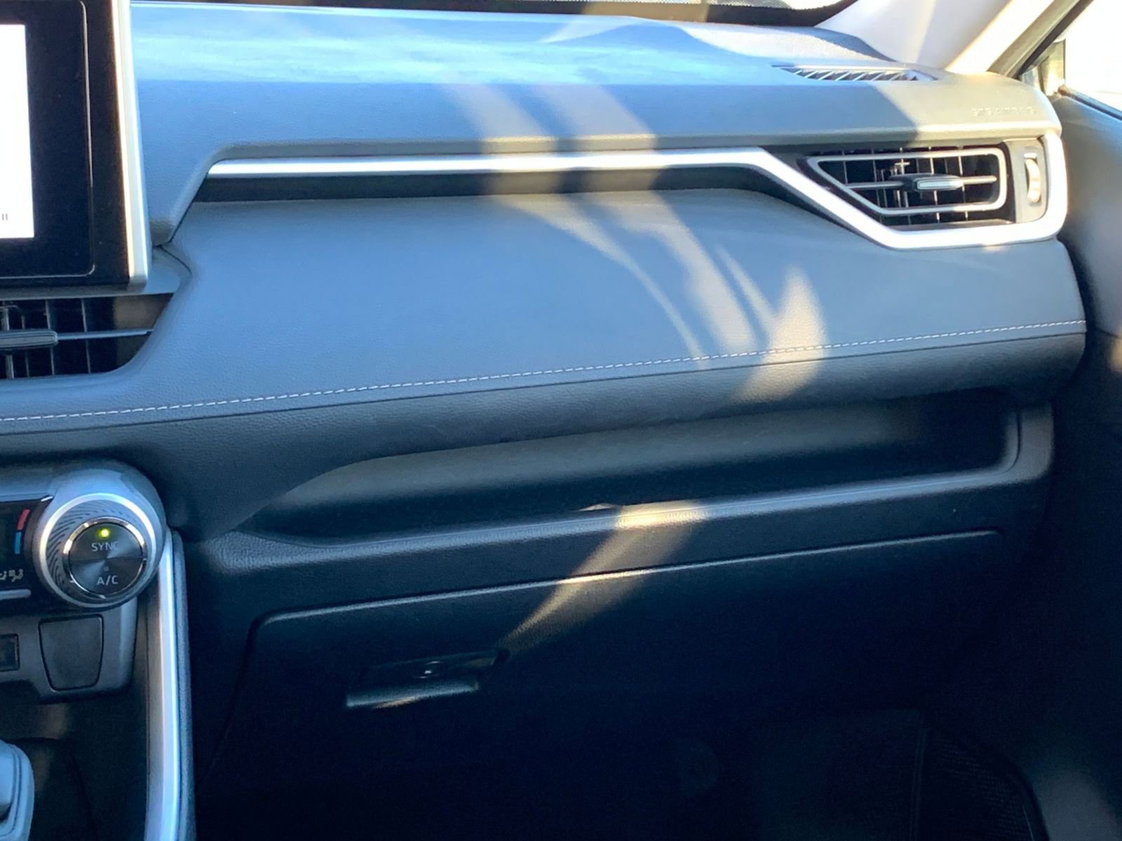 Thumbnail: 2025 Toyota RAV4 - 34