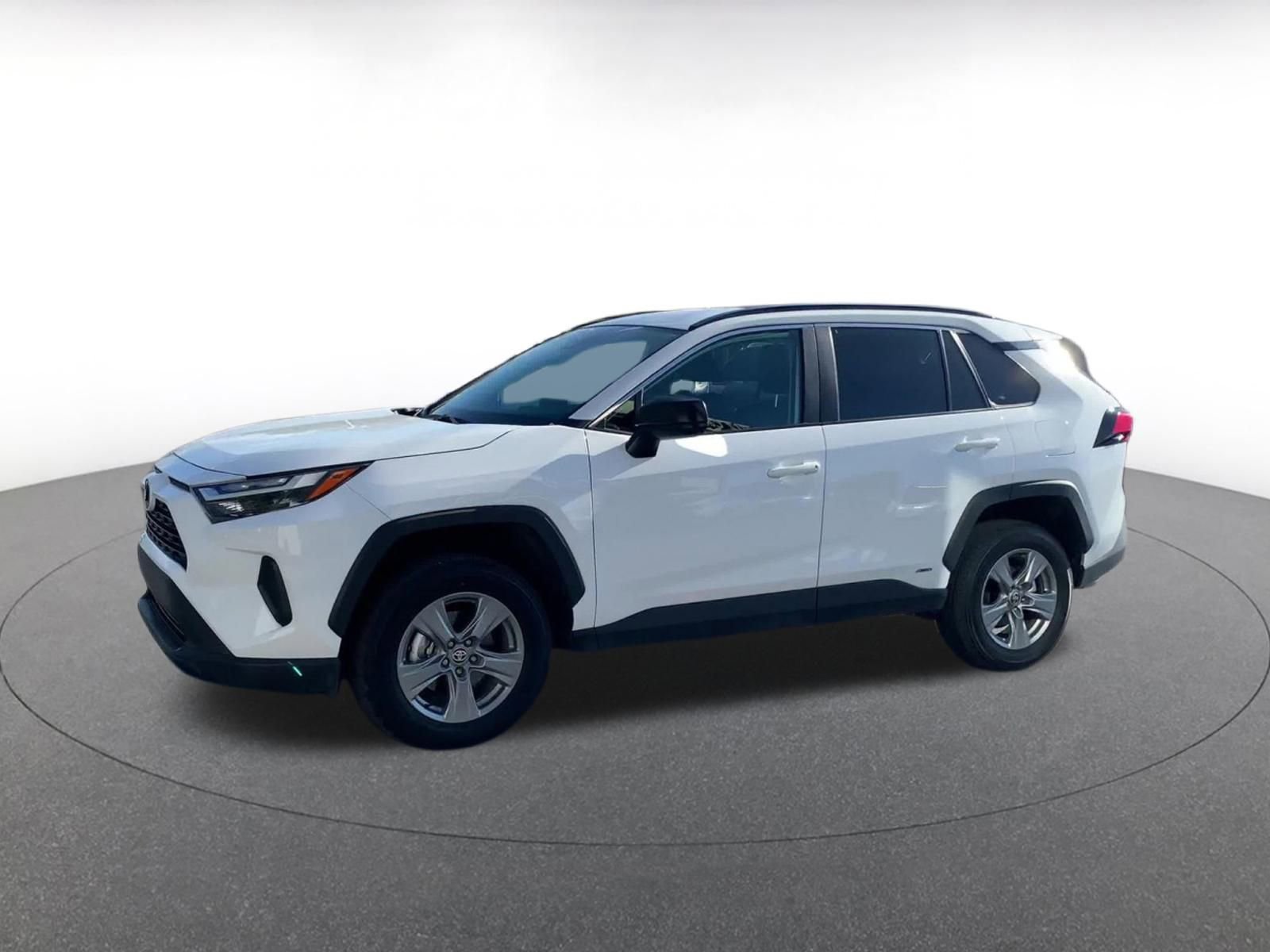 Thumbnail: 2025 Toyota RAV4 - 8