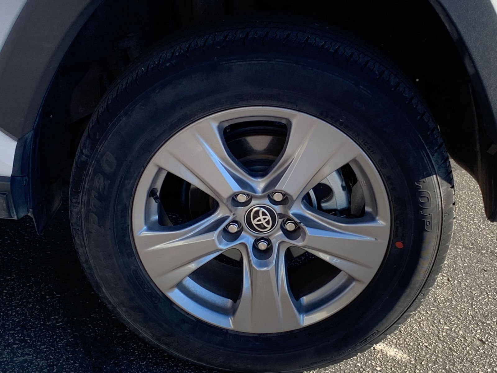 Thumbnail: 2025 Toyota RAV4 - 32