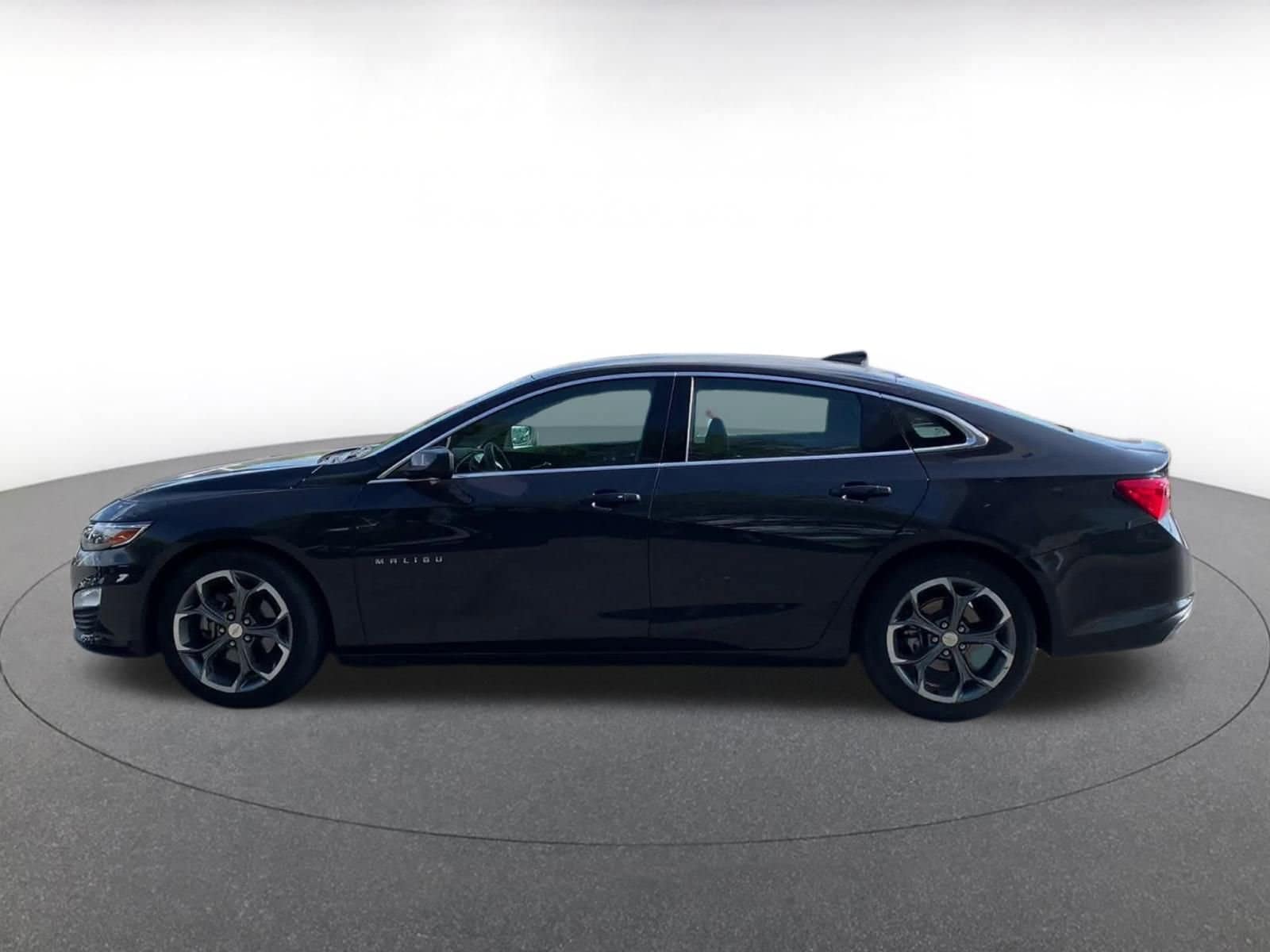 Thumbnail: 2023 Chevrolet Malibu - 9