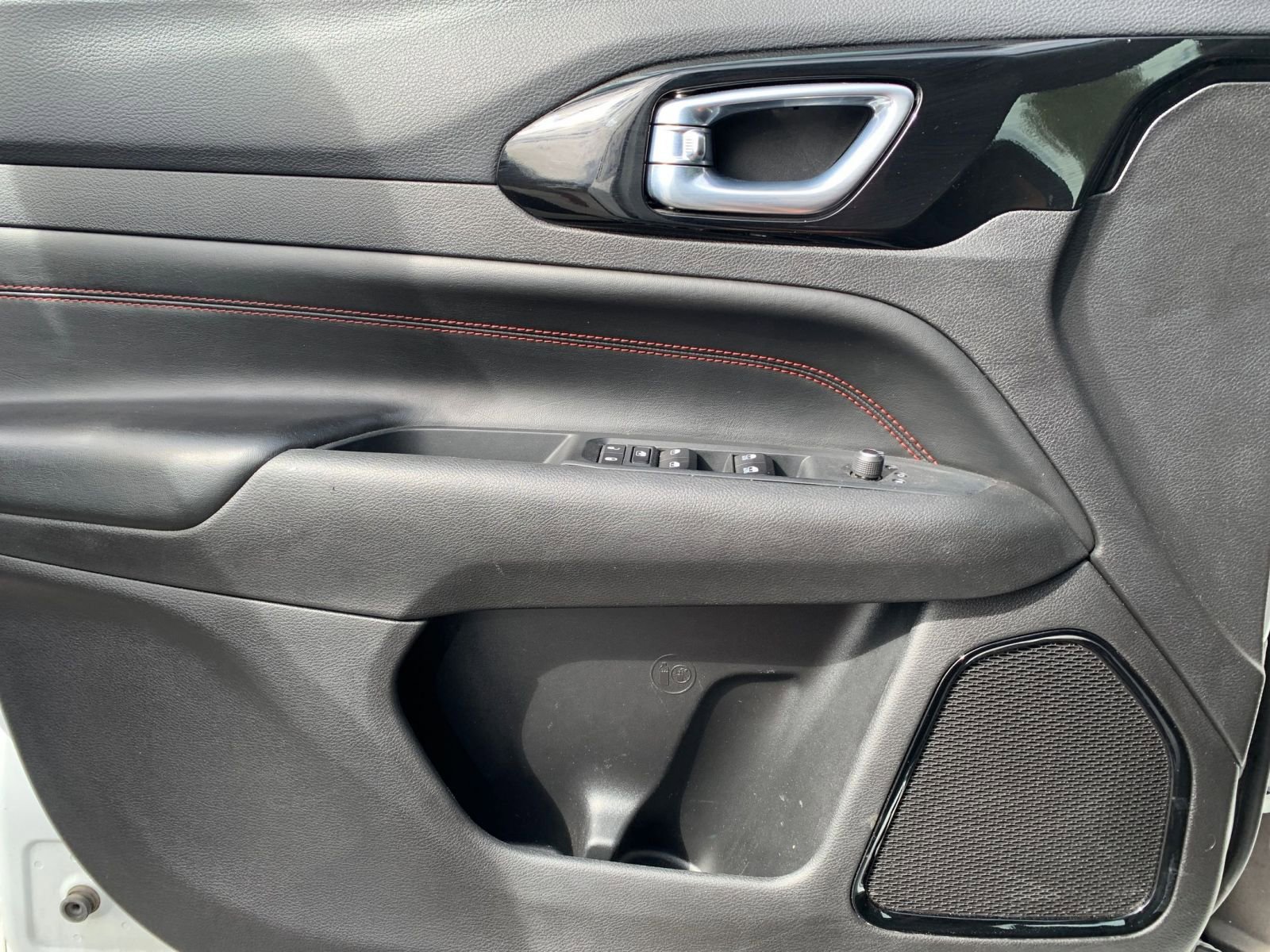 Thumbnail: 2025 Jeep Compass - 20