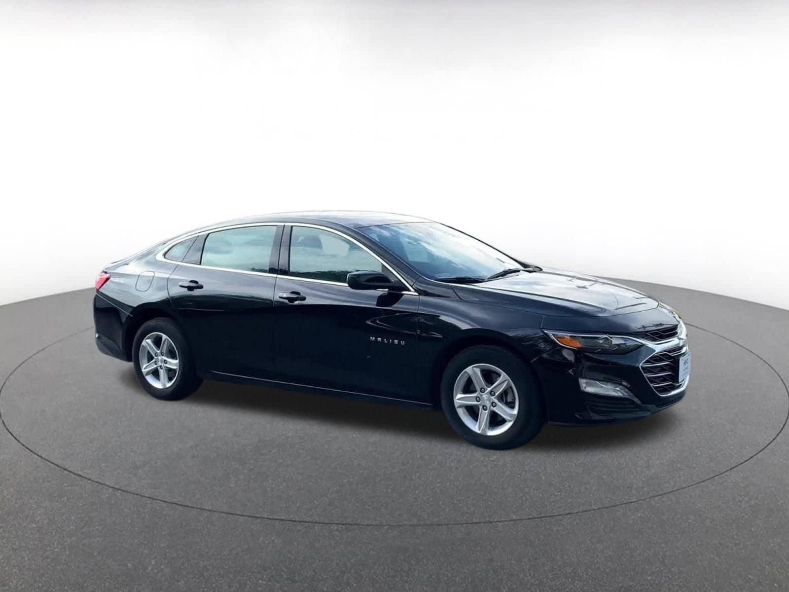 Thumbnail: 2024 Chevrolet Malibu - 2