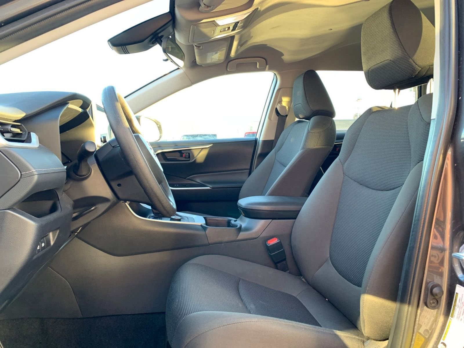 Thumbnail: 2025 Toyota RAV4 - 25