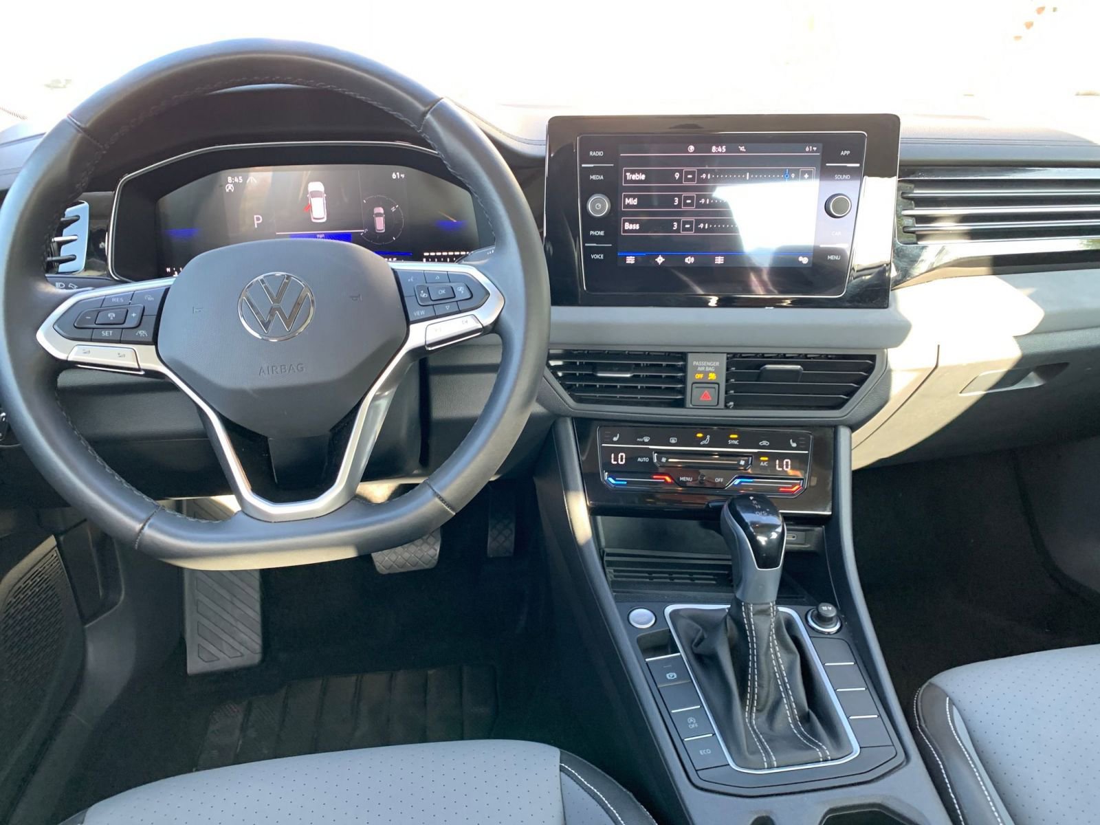 Thumbnail: 2025 Volkswagen Jetta - 32