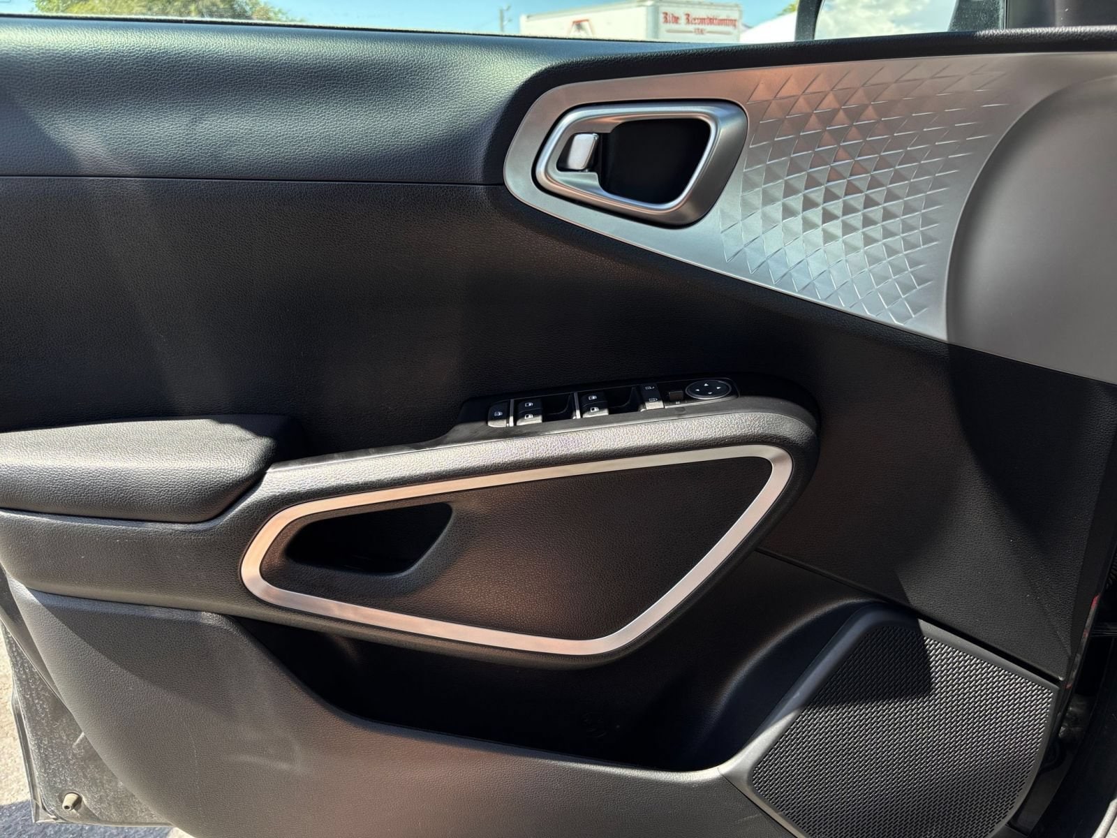Thumbnail: 2025 Kia Soul - 15