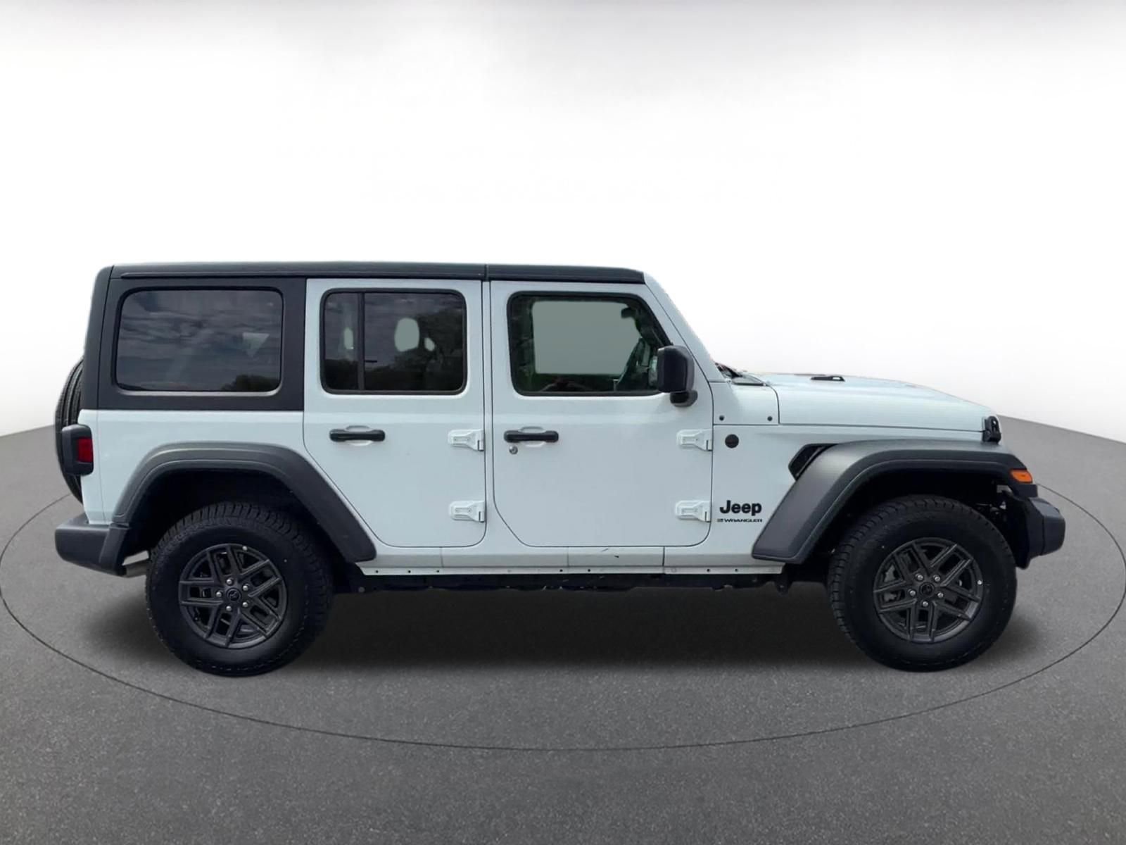 Thumbnail: 2025 Jeep Wrangler - 16