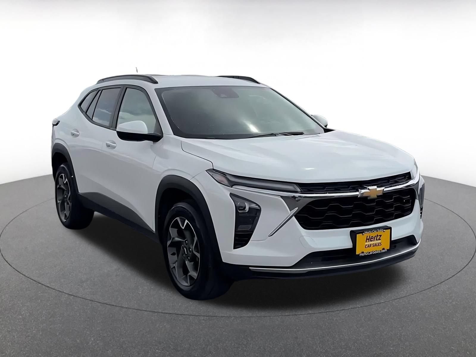 Thumbnail: 2025 Chevrolet Trax - 3