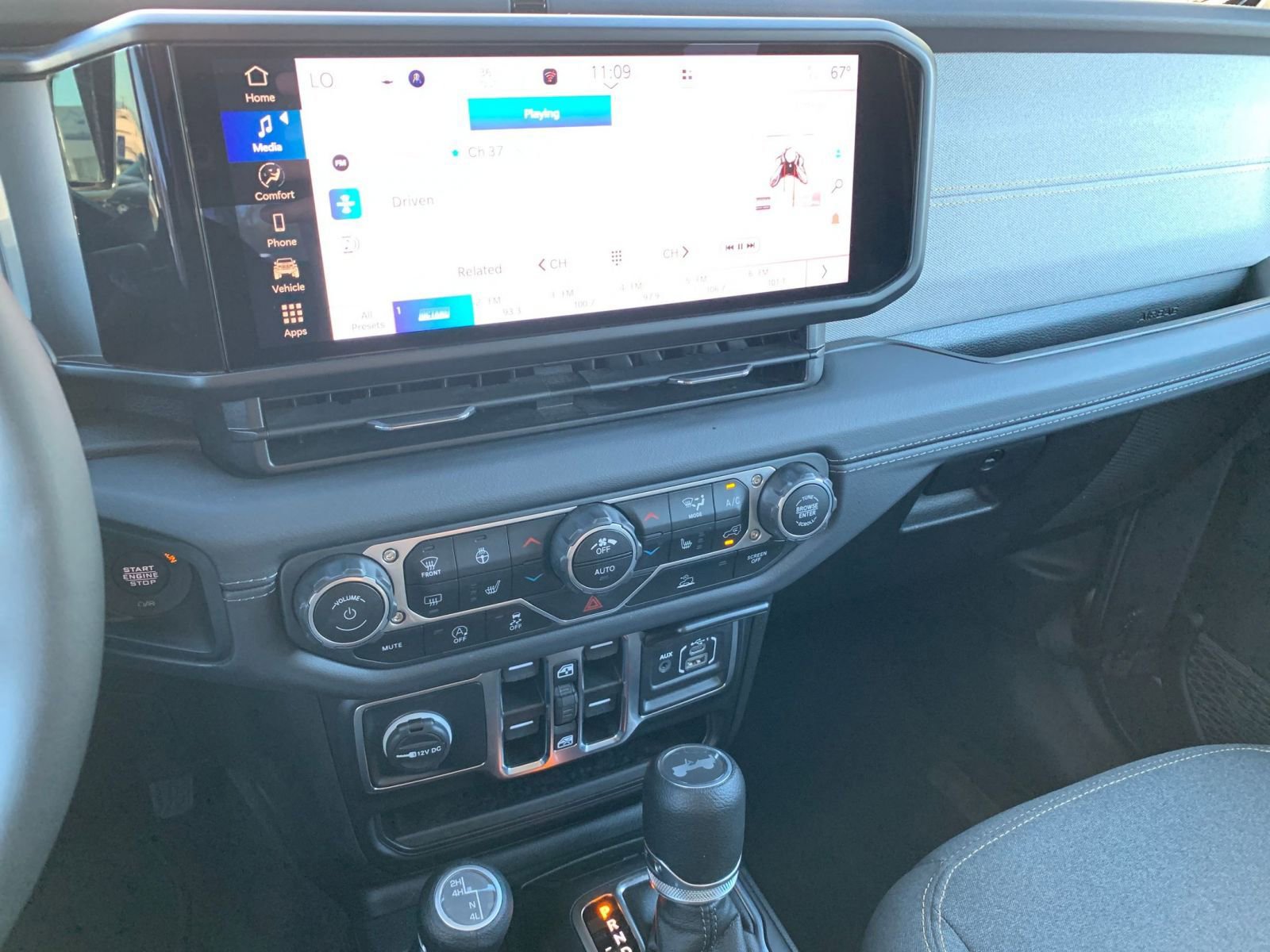 Thumbnail: 2025 Jeep Wrangler - 18