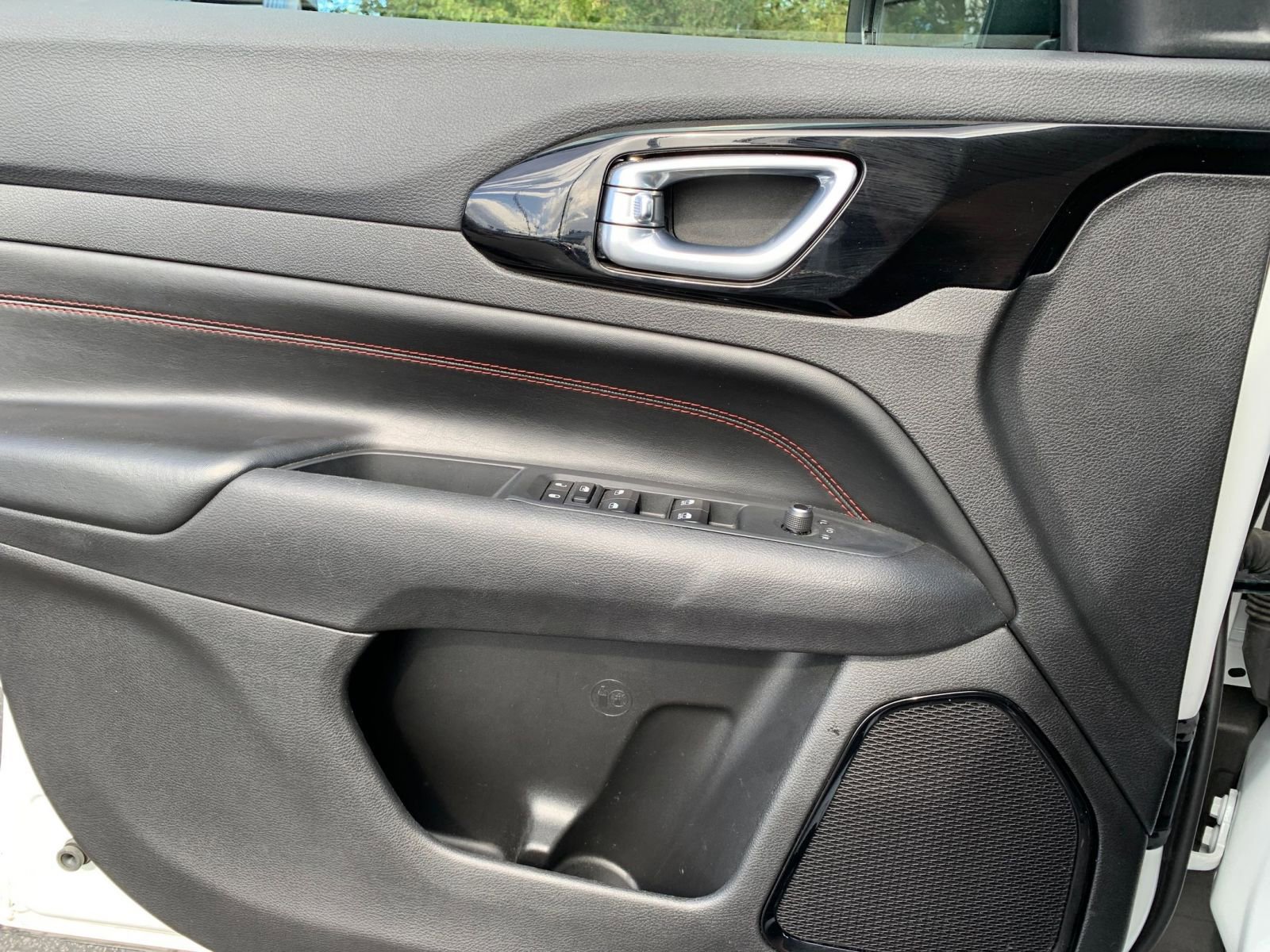 Thumbnail: 2025 Jeep Compass - 20