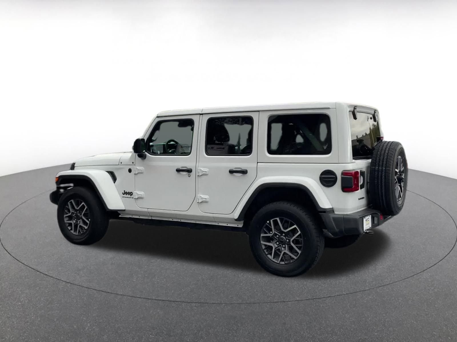 Thumbnail: 2025 Jeep Wrangler - 10