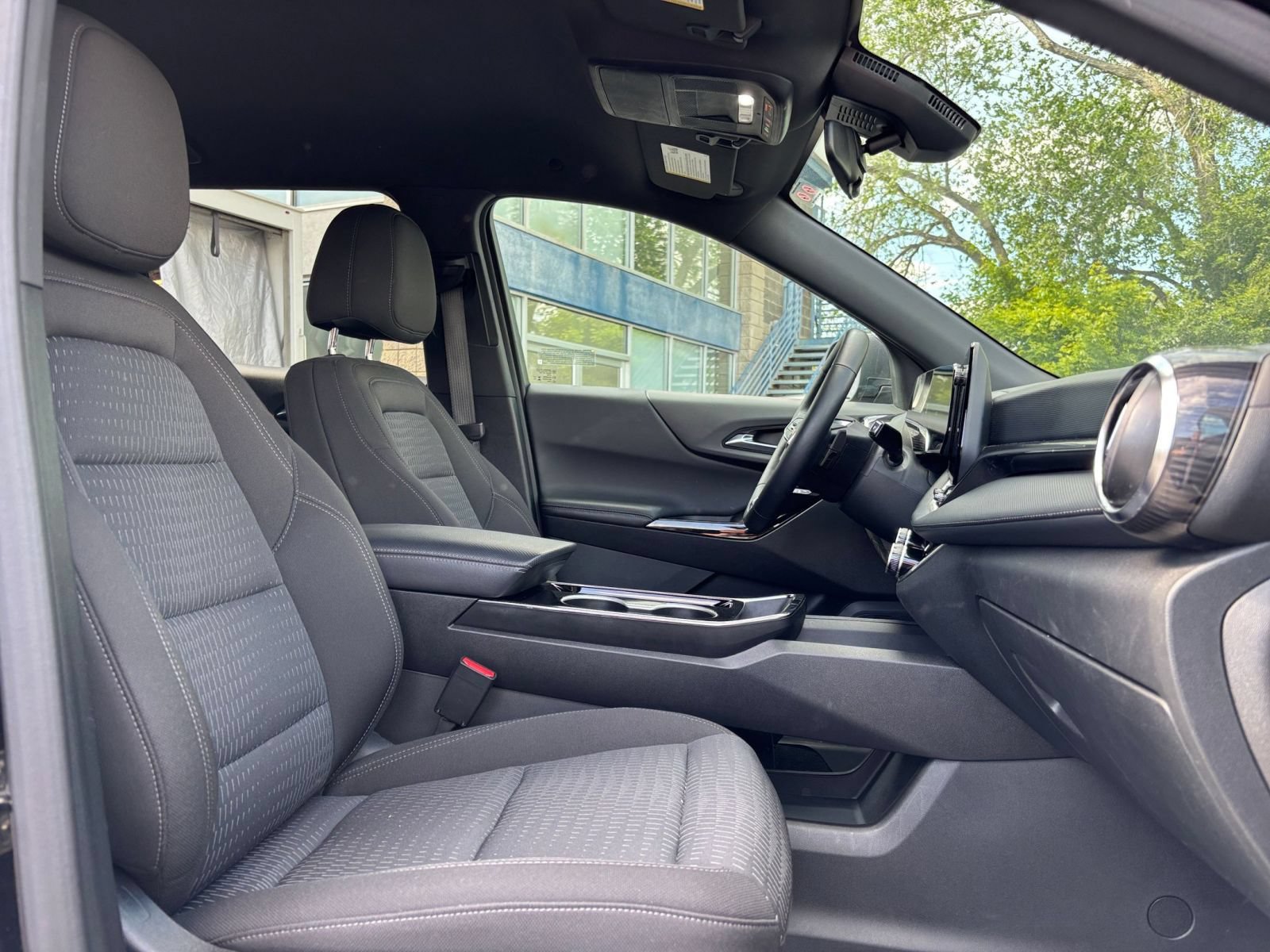 Thumbnail: 2025 Chevrolet Equinox - 32