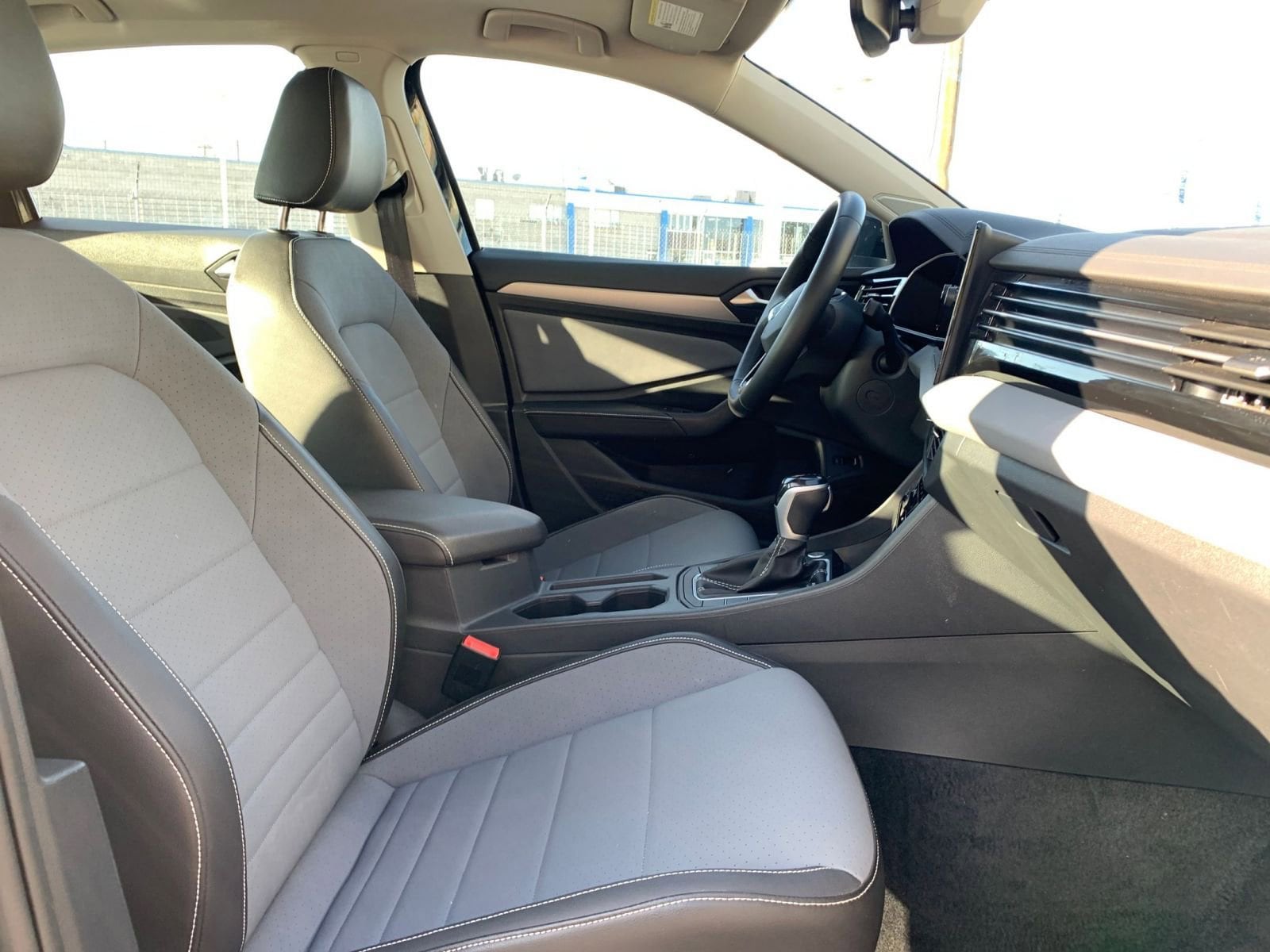 Thumbnail: 2025 Volkswagen Jetta - 35