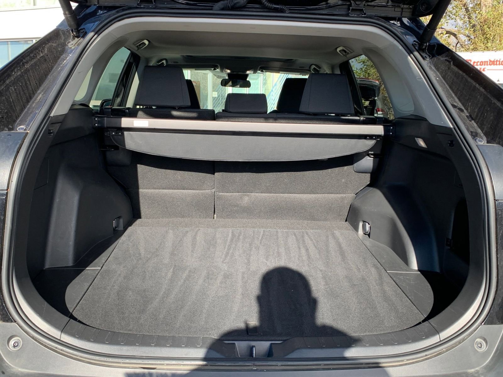 Thumbnail: 2025 Toyota RAV4 - 31