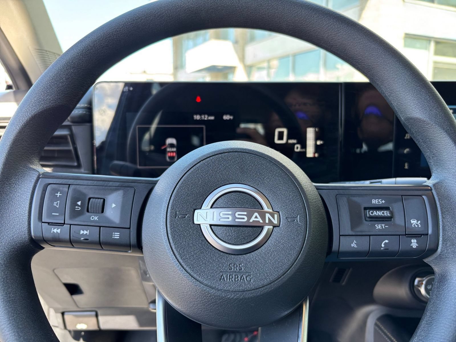 Thumbnail: 2025 Nissan Kicks - 25