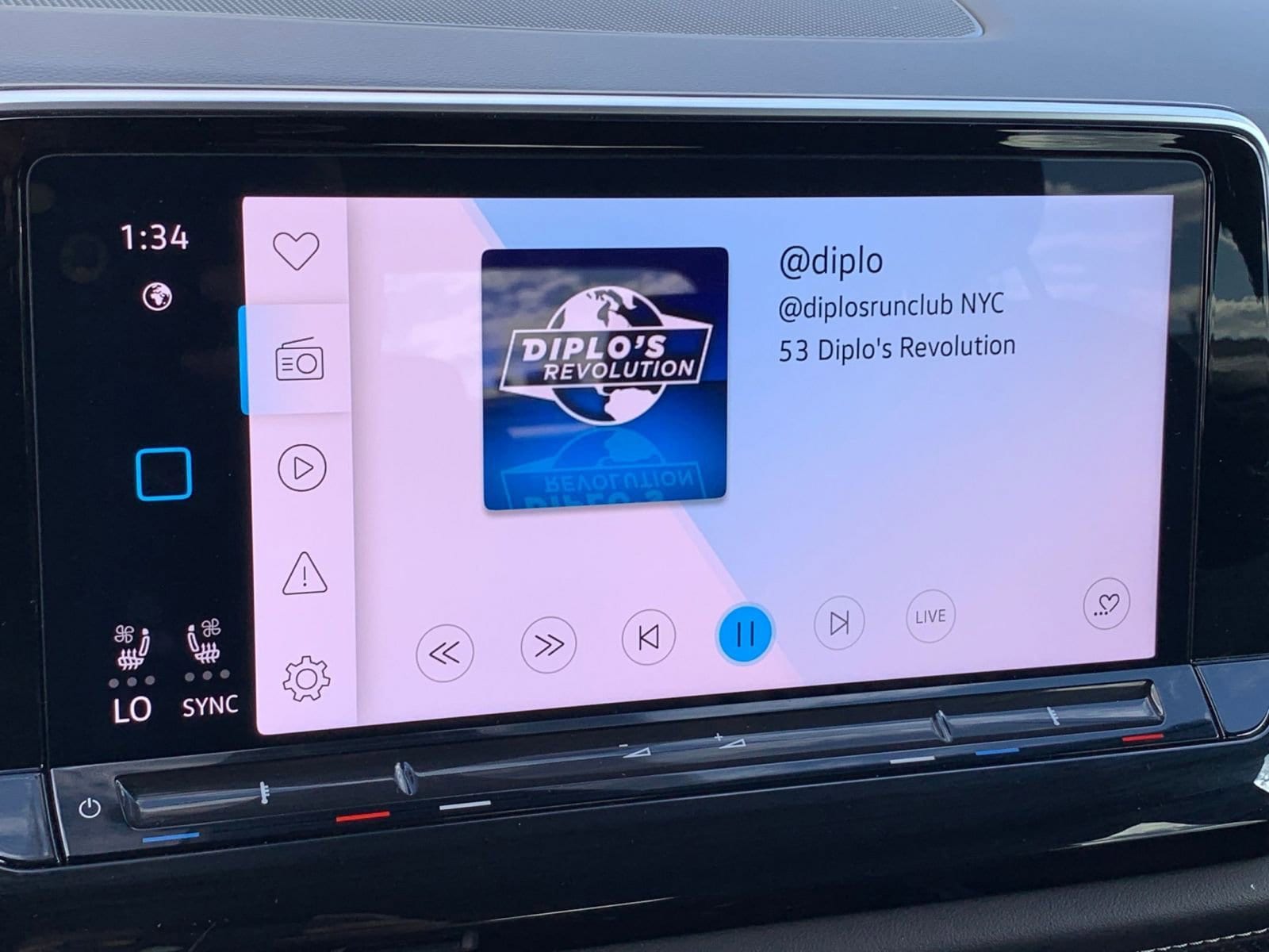 Thumbnail: 2025 Volkswagen Atlas - 21