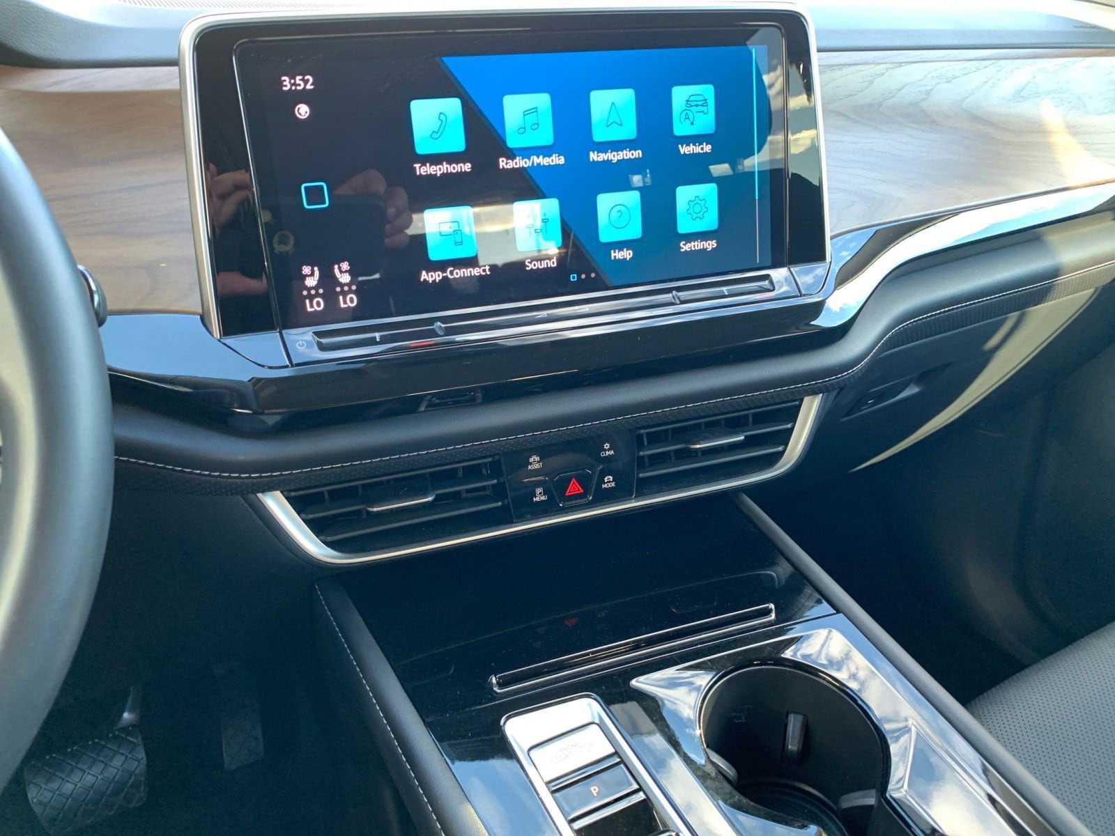 Thumbnail: 2025 Volkswagen Atlas - 18