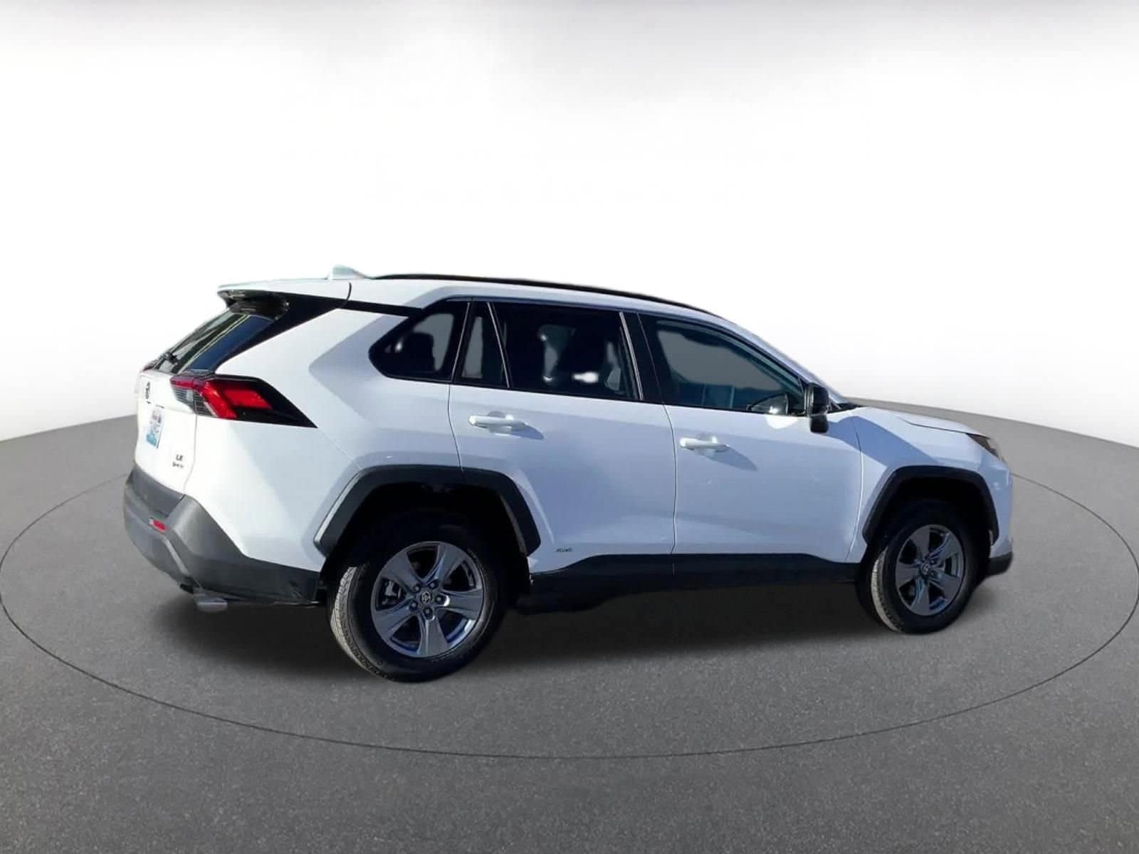 Thumbnail: 2025 Toyota RAV4 - 15