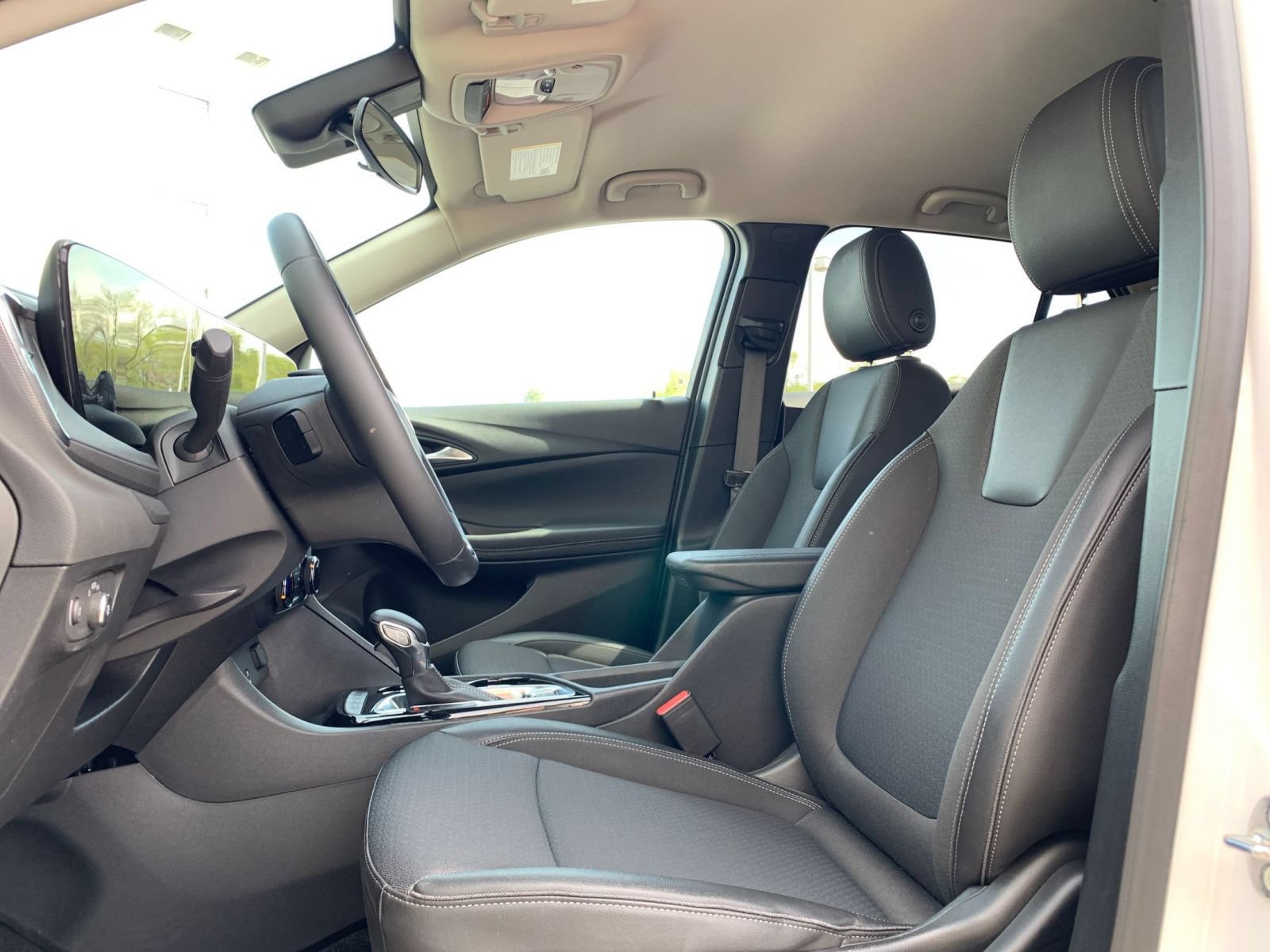 Thumbnail: 2025 Buick Encore GX - 21
