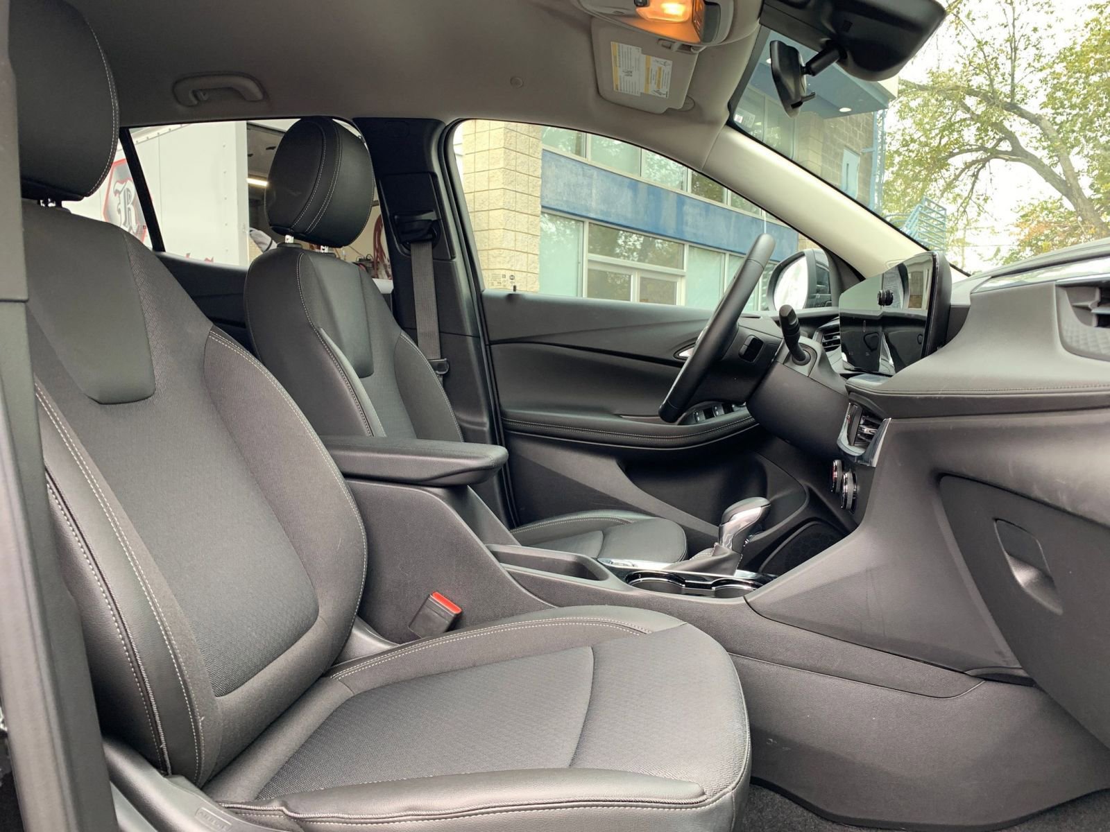 Thumbnail: 2025 Buick Encore GX - 34