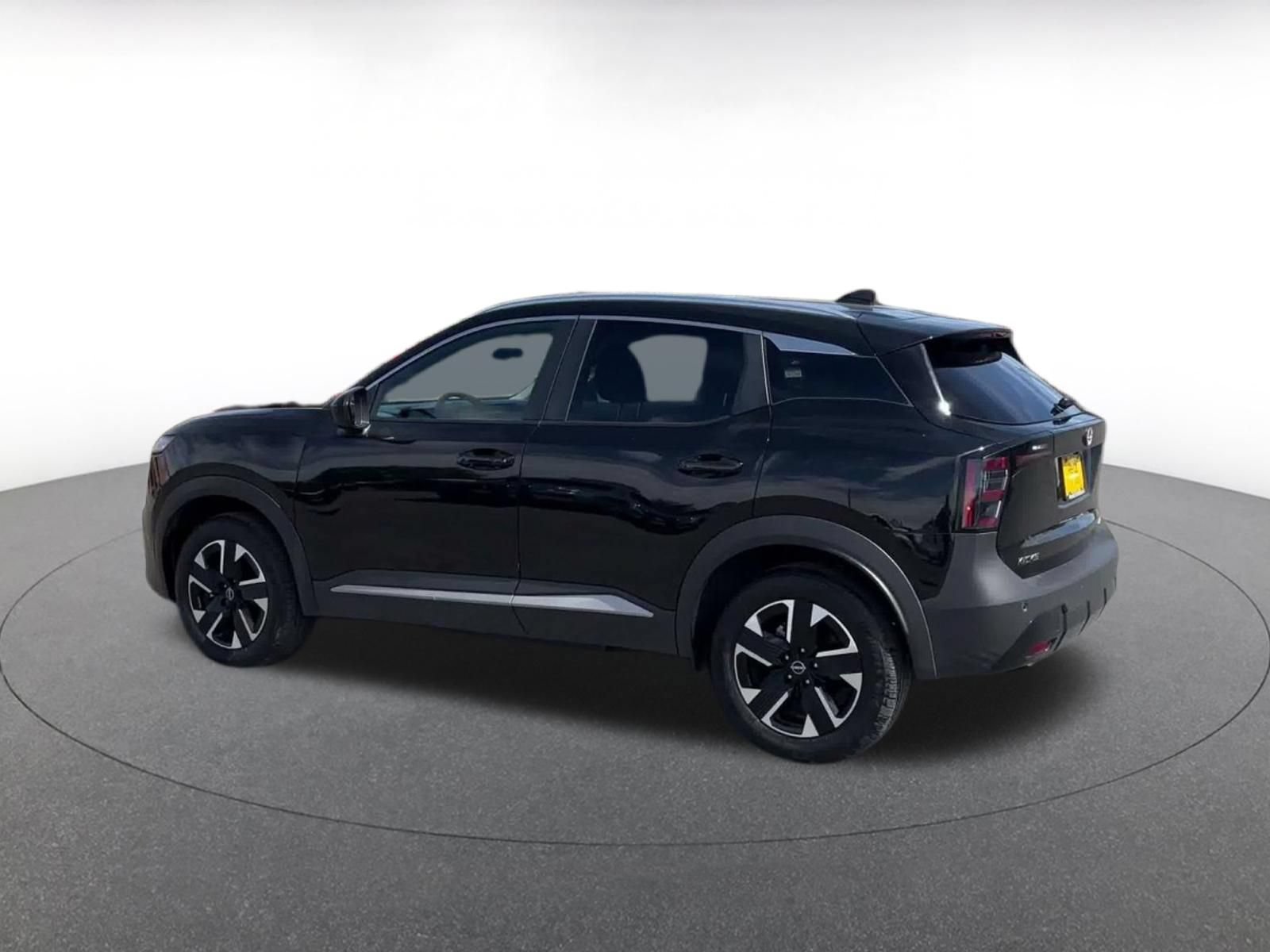 Thumbnail: 2026 Nissan Kicks - 9
