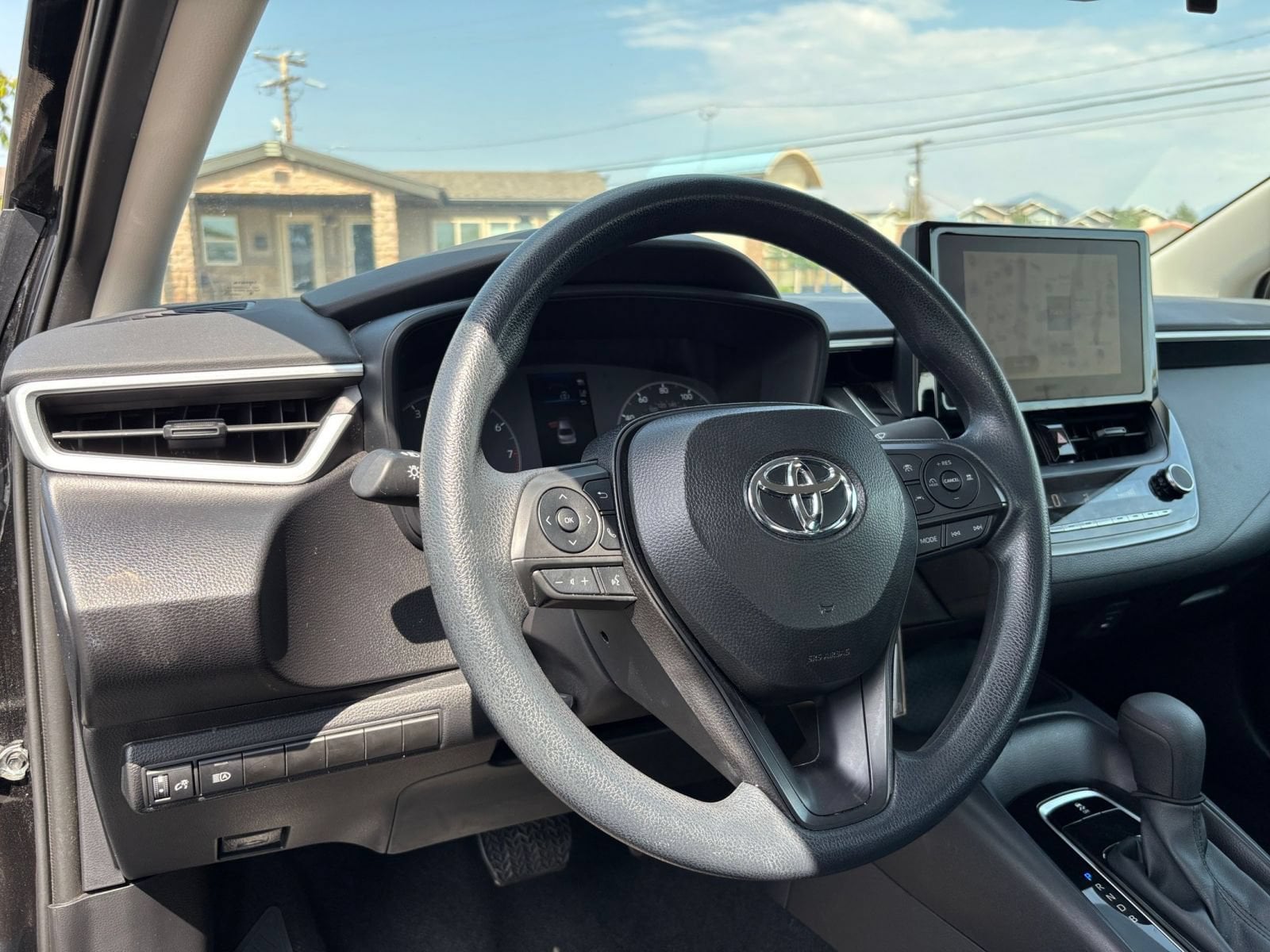 Thumbnail: 2025 Toyota Corolla - 32