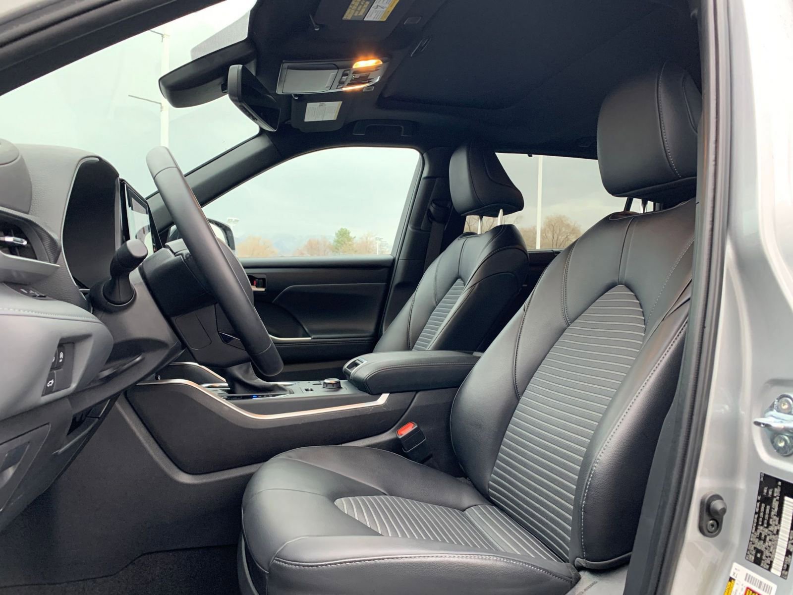 Thumbnail: 2025 Toyota Highlander - 29