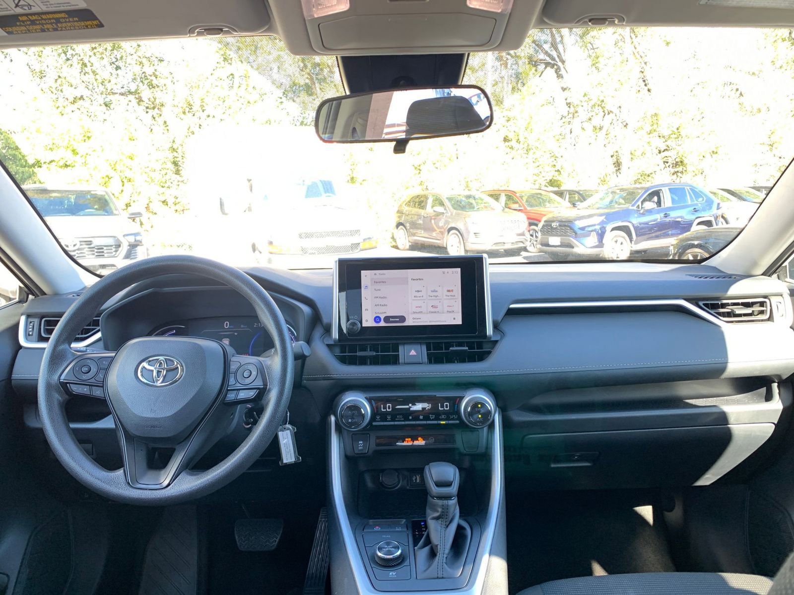 Thumbnail: 2025 Toyota RAV4 - 32