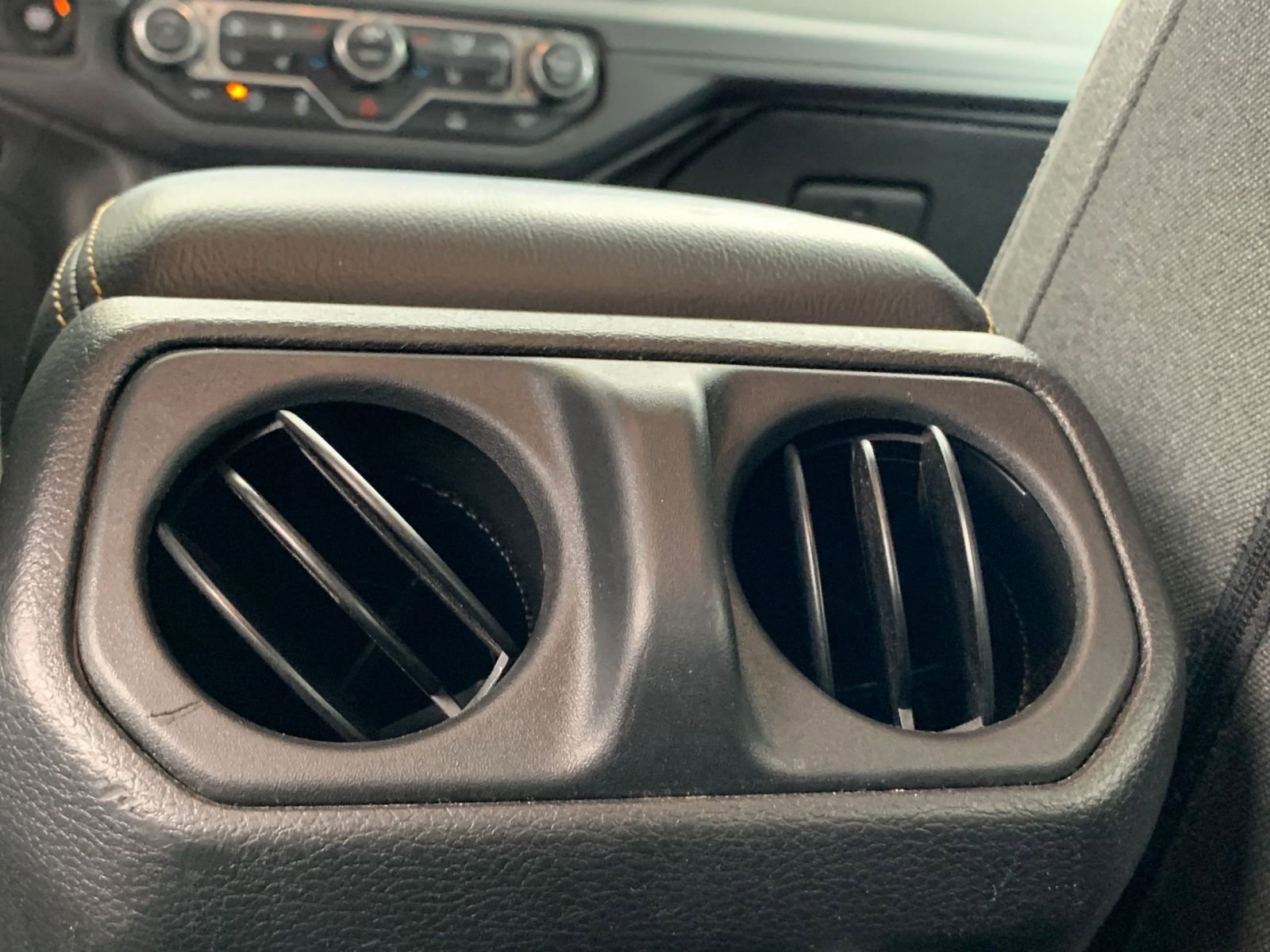 Thumbnail: 2025 Jeep Wrangler - 23