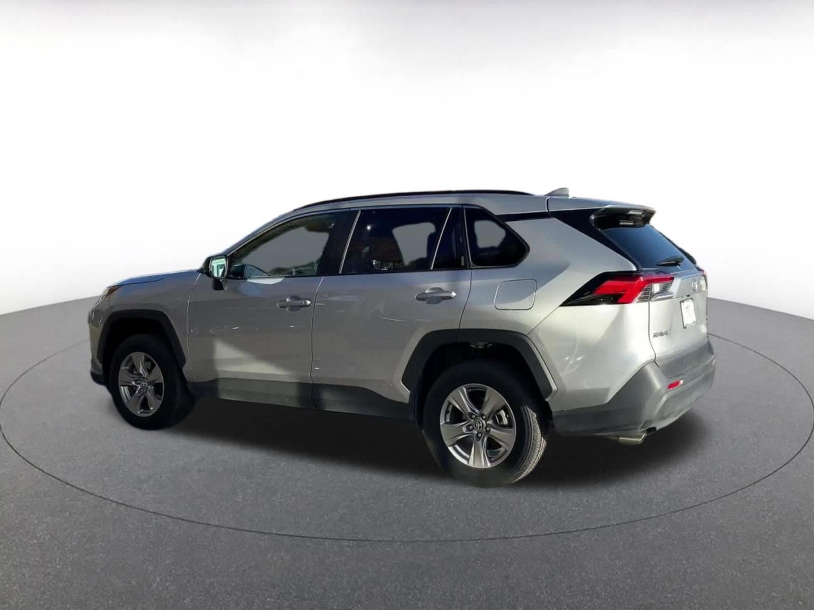 Thumbnail: 2025 Toyota RAV4 - 10