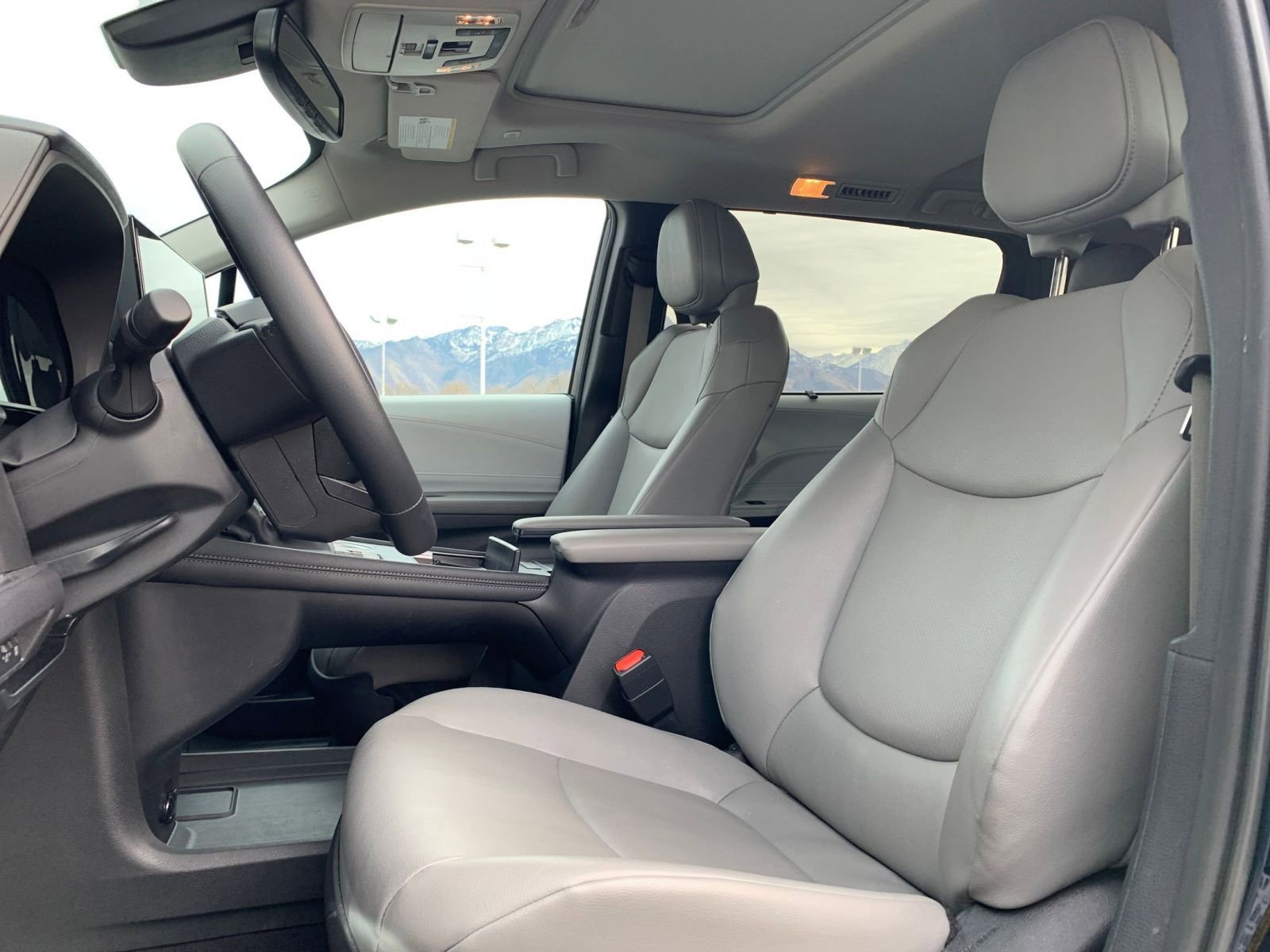 Thumbnail: 2025 Toyota Sienna - 29