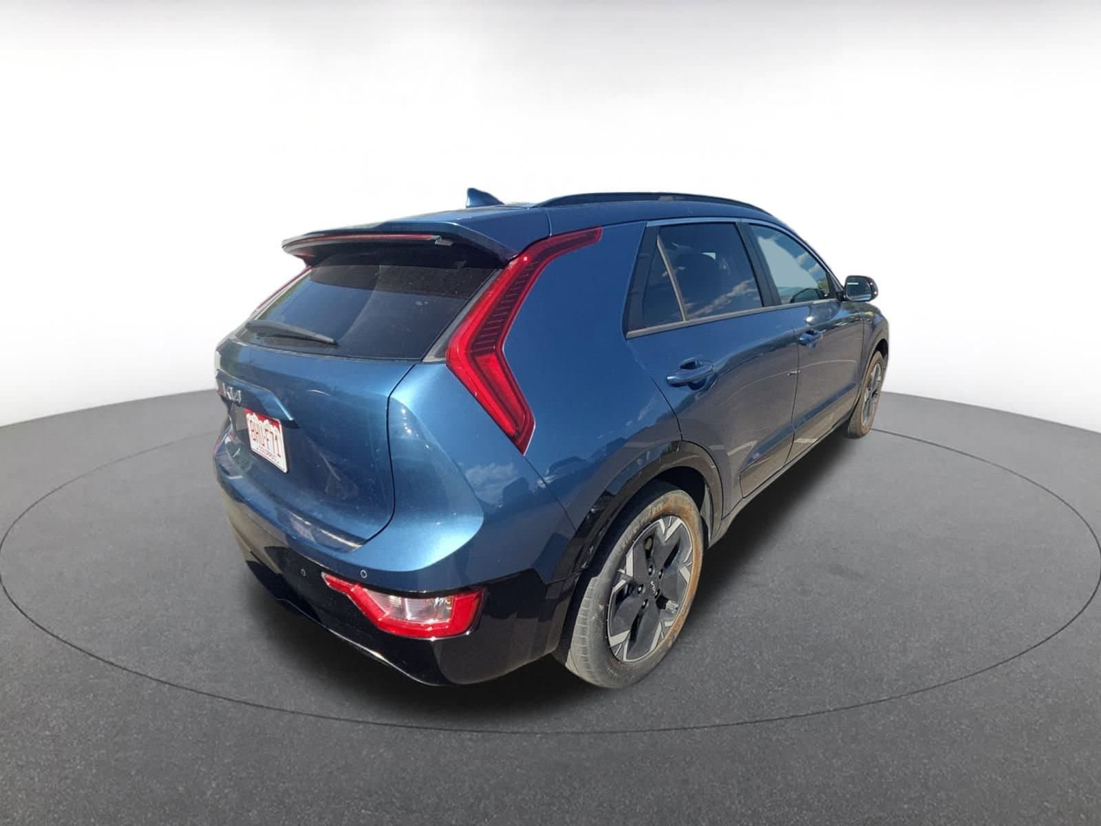 Thumbnail: 2023 Kia Niro - 4