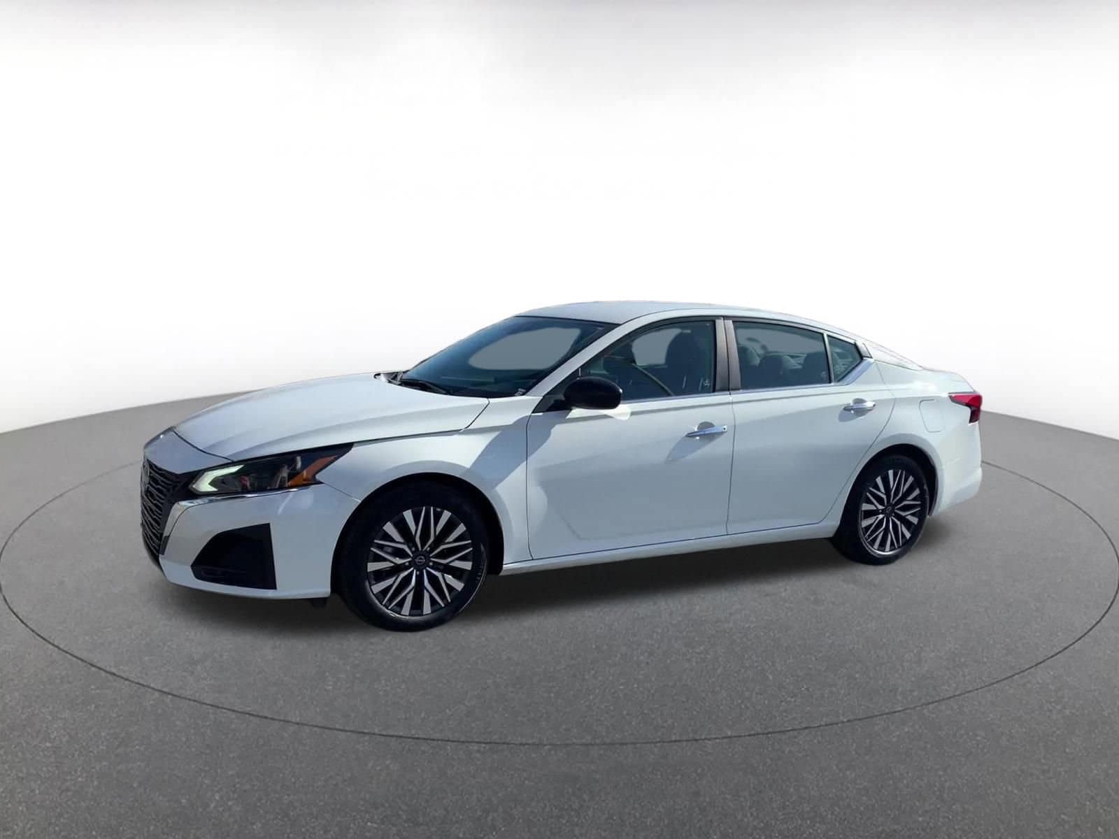 Thumbnail: 2025 Nissan Altima - 8