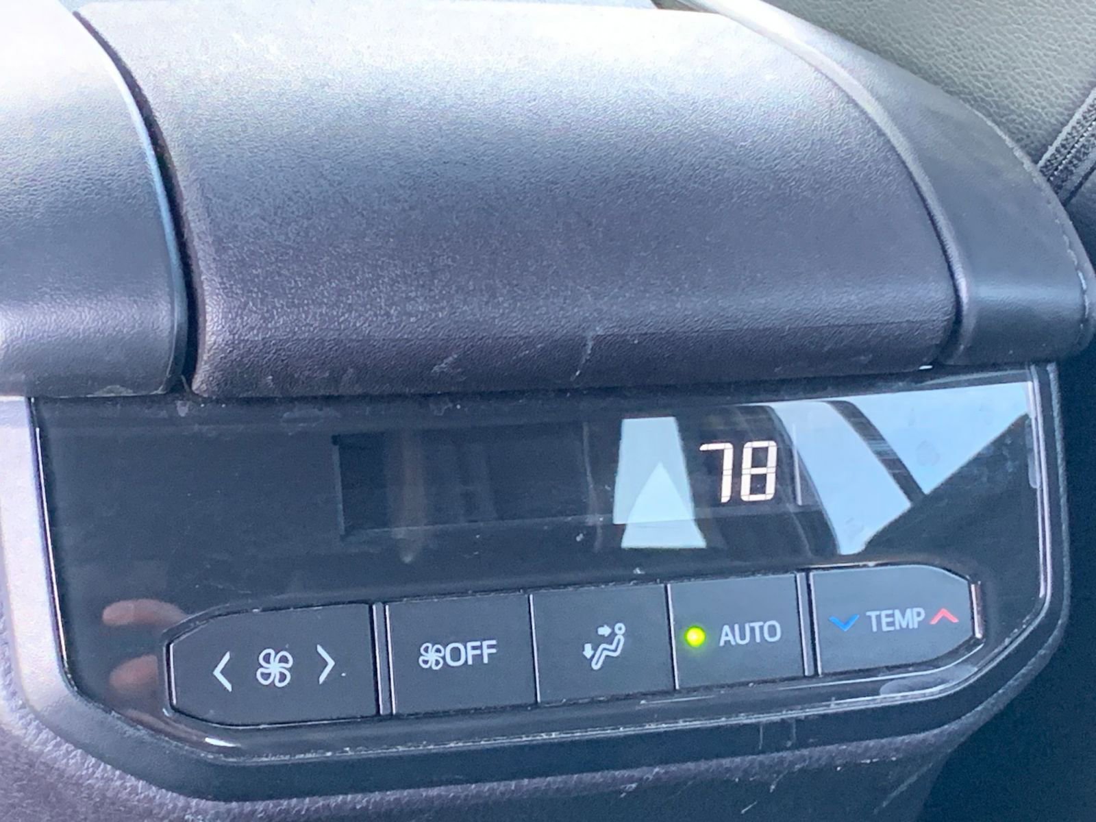 Thumbnail: 2025 Toyota Highlander - 24