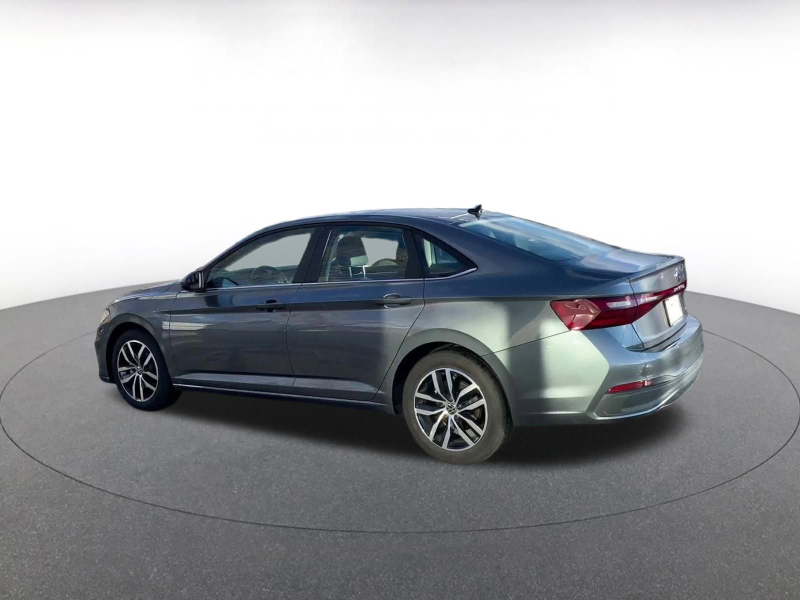 Thumbnail: 2025 Volkswagen Jetta - 10