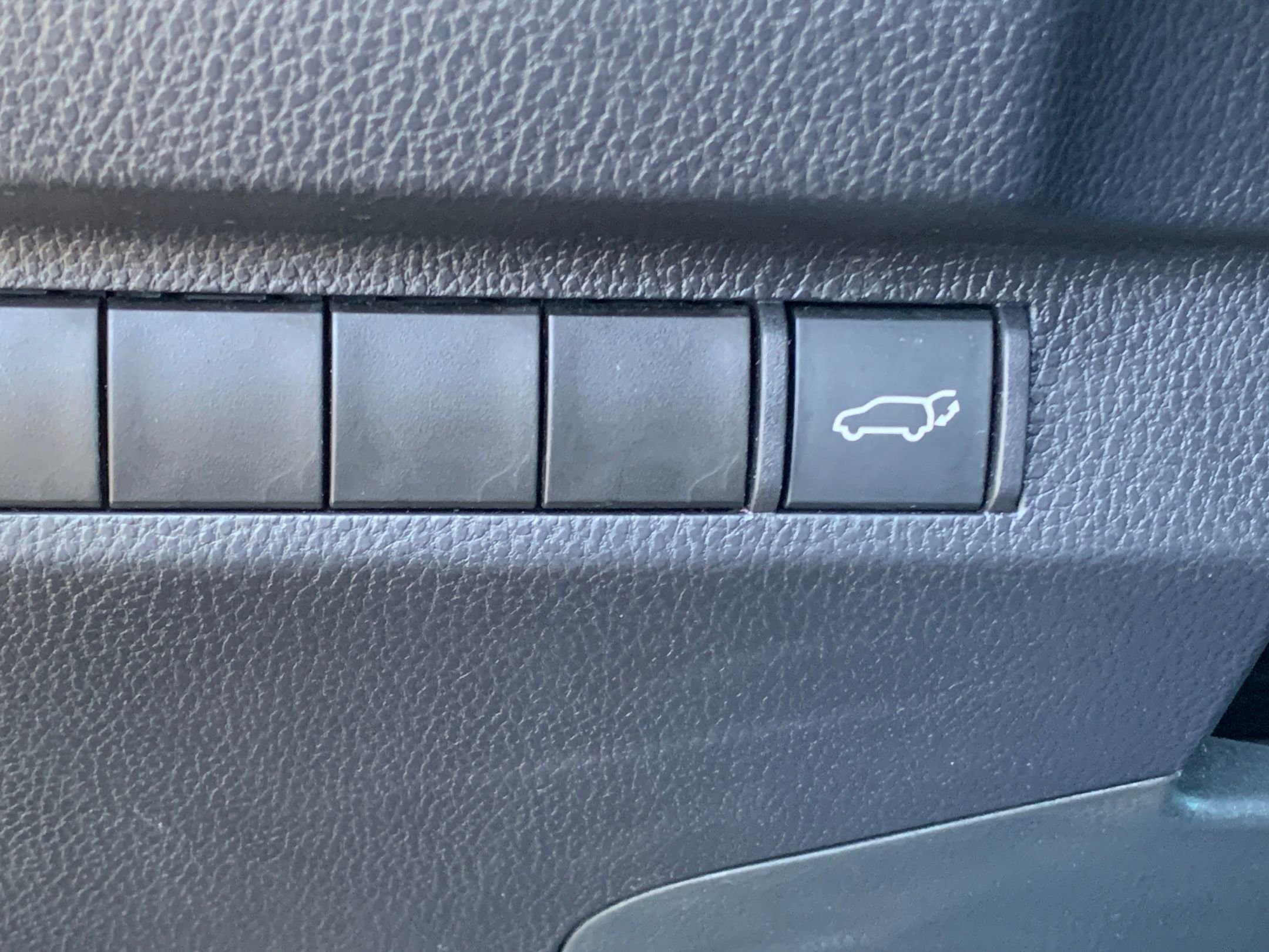 Thumbnail: 2025 Toyota RAV4 - 23