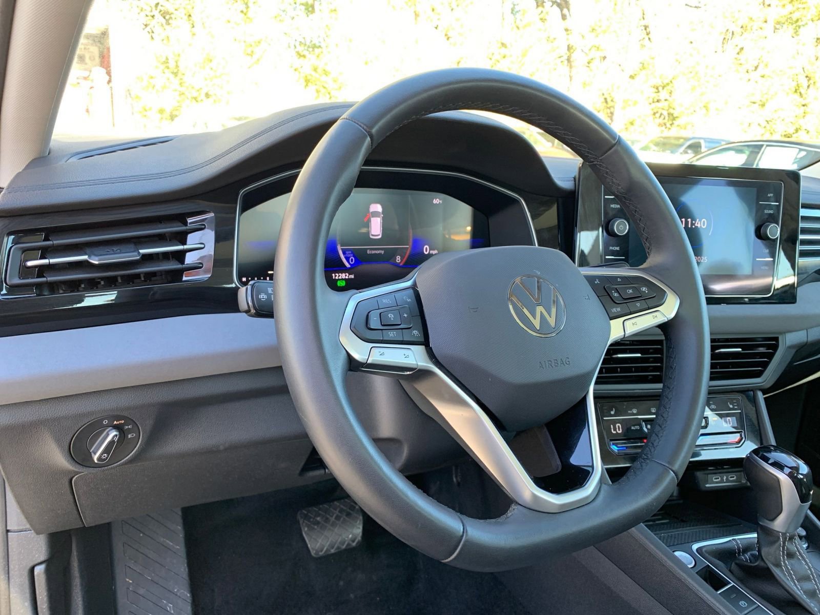 Thumbnail: 2025 Volkswagen Jetta - 33