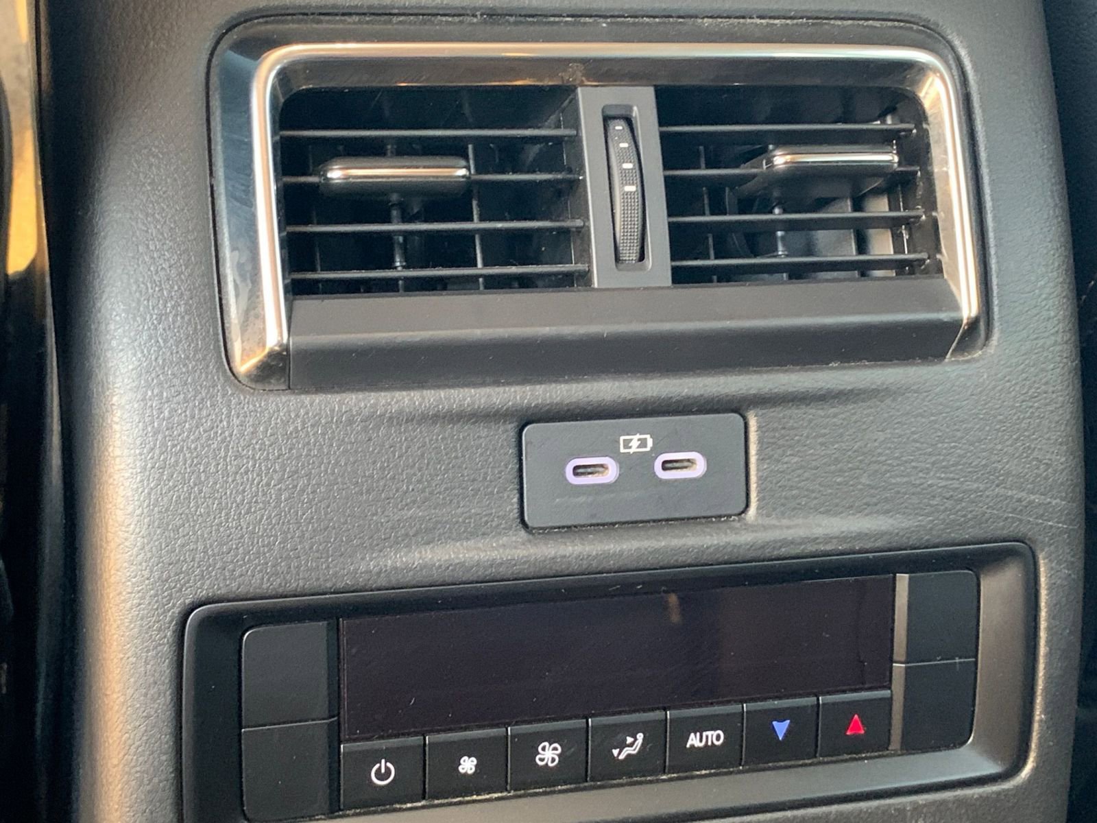 Thumbnail: 2025 Mazda CX-90 - 27