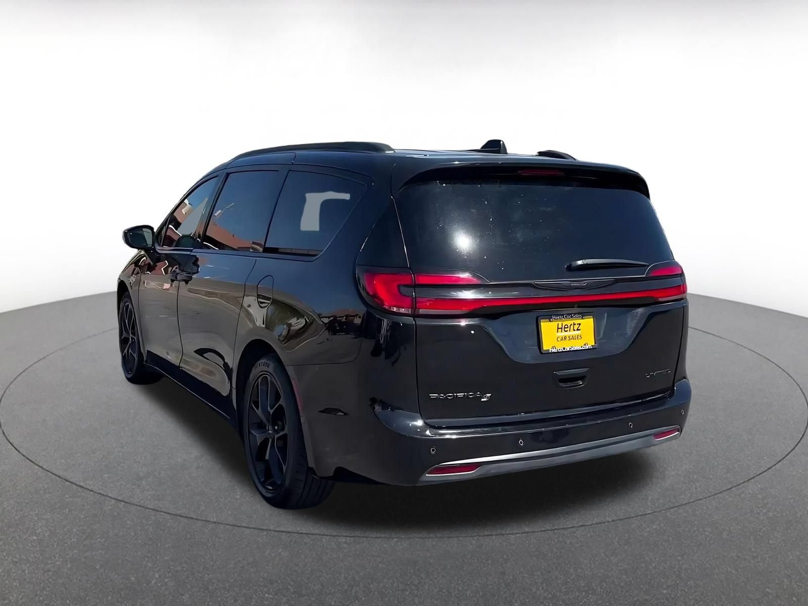 Thumbnail: 2025 Chrysler Pacifica - 10