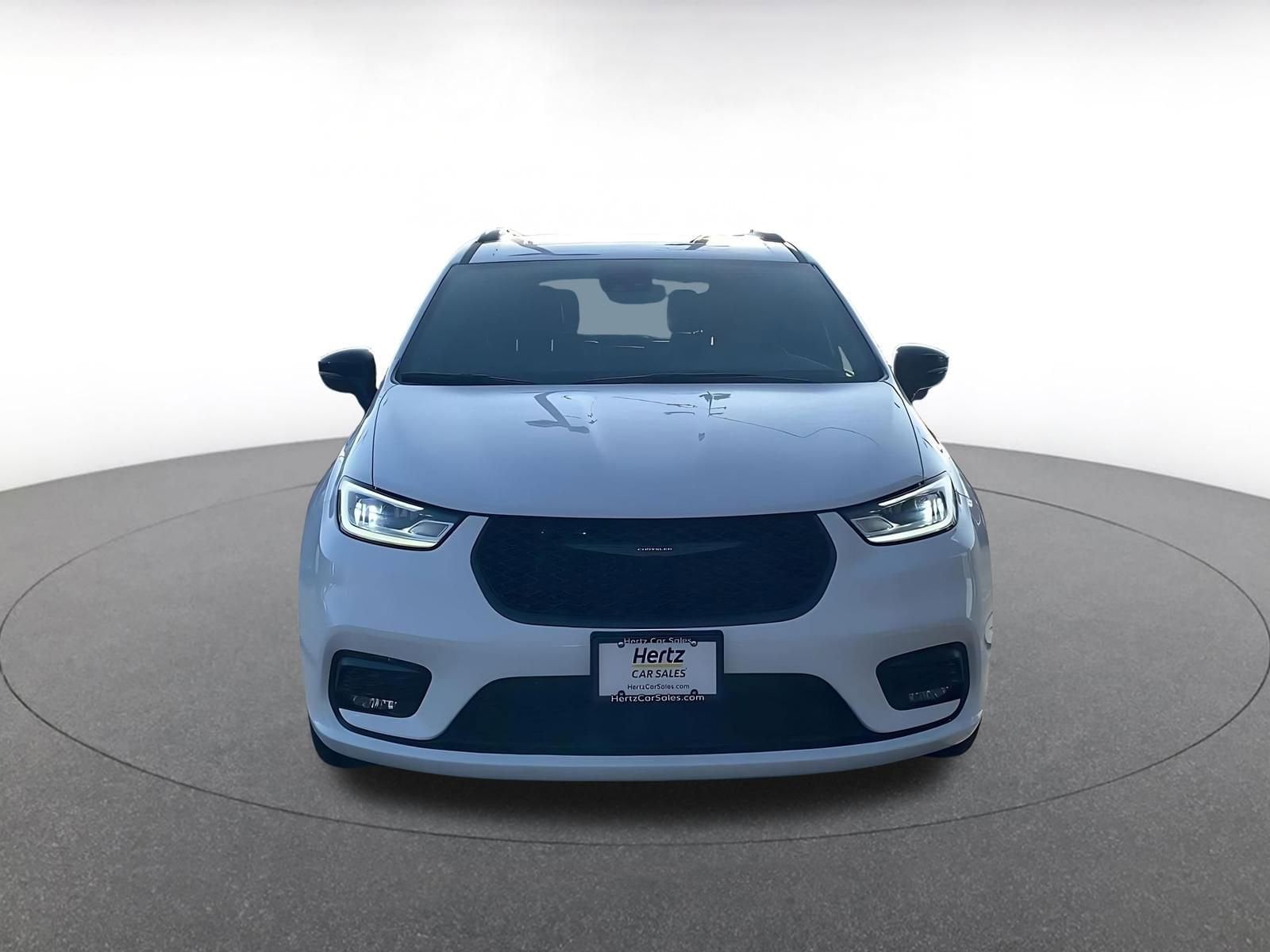 Thumbnail: 2025 Chrysler Pacifica - 4