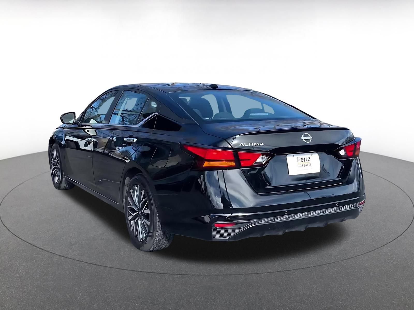 Thumbnail: 2025 Nissan Altima - 9