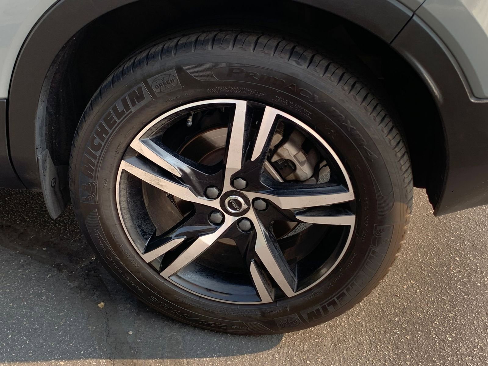 Thumbnail: 2024 Volvo XC40 - 30