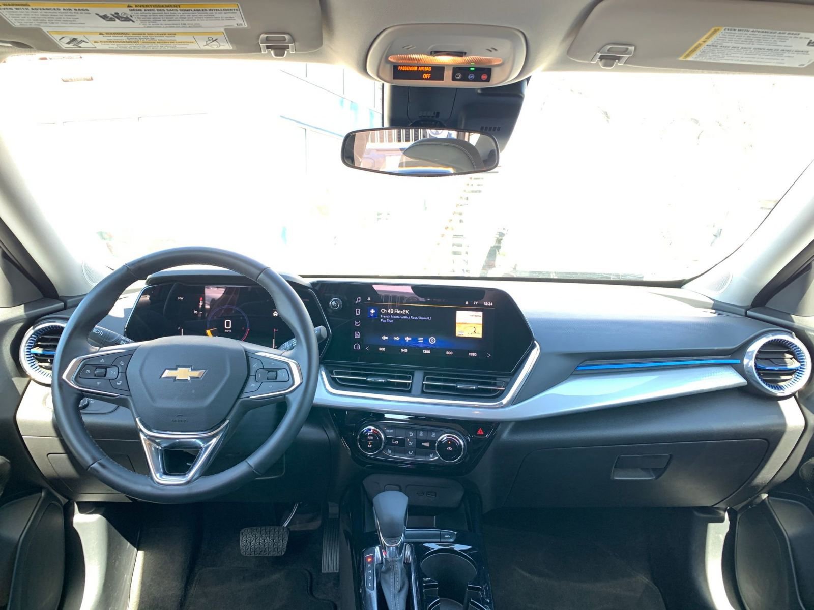 Thumbnail: 2025 Chevrolet Trax - 32