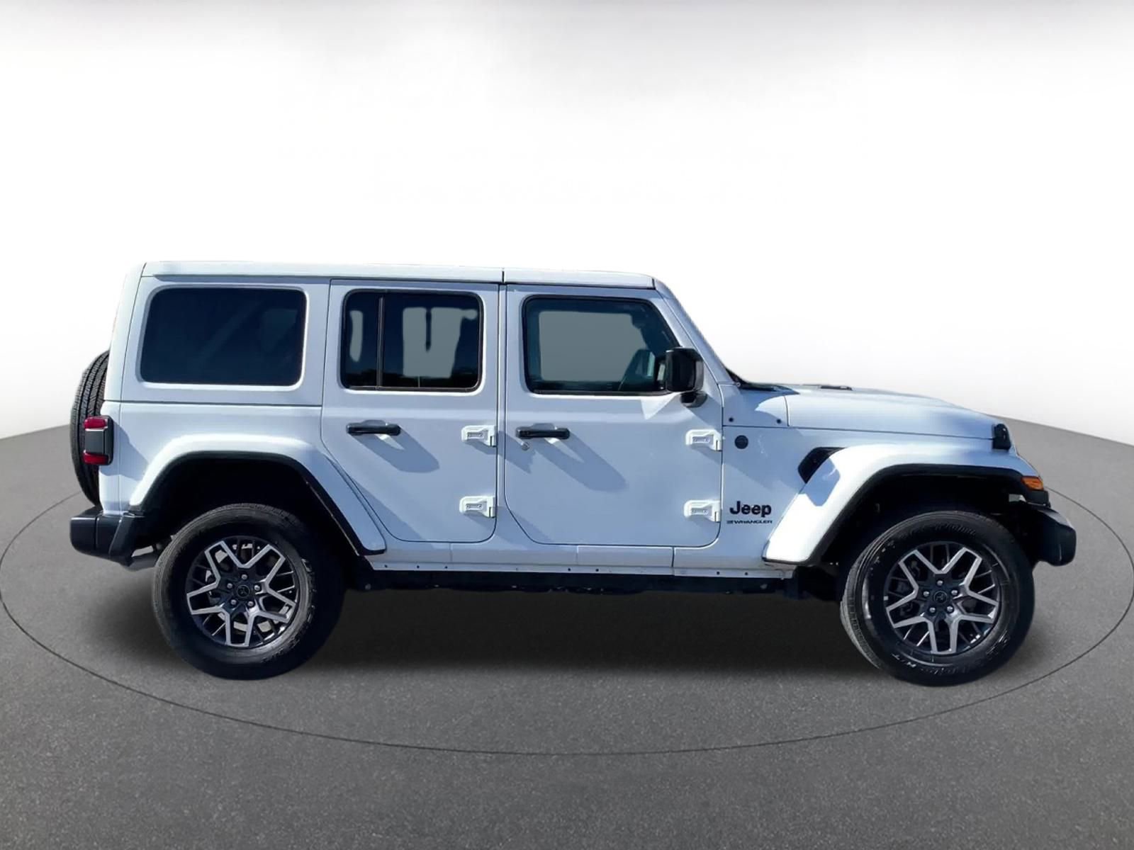 Thumbnail: 2025 Jeep Wrangler - 16