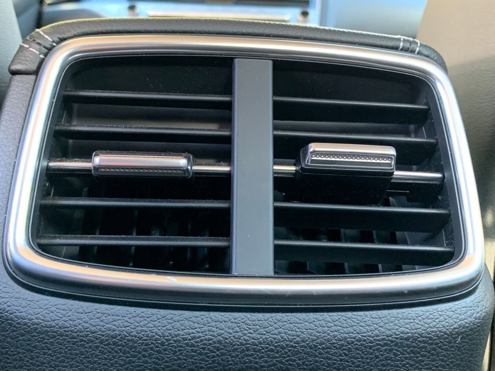 Thumbnail: 2025 Genesis G70 - 24