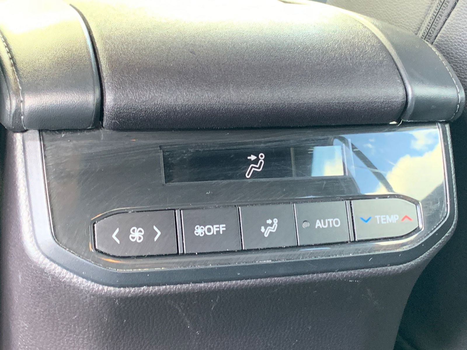 Thumbnail: 2025 Toyota Highlander - 24