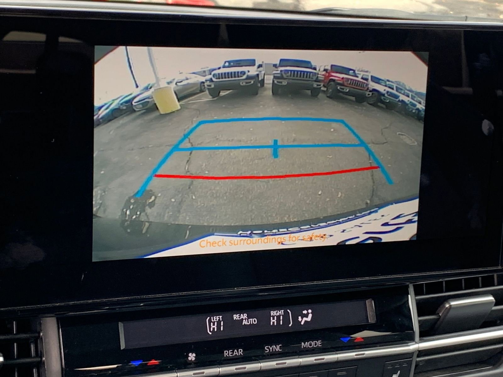 Thumbnail: 2025 Toyota Sienna - 18