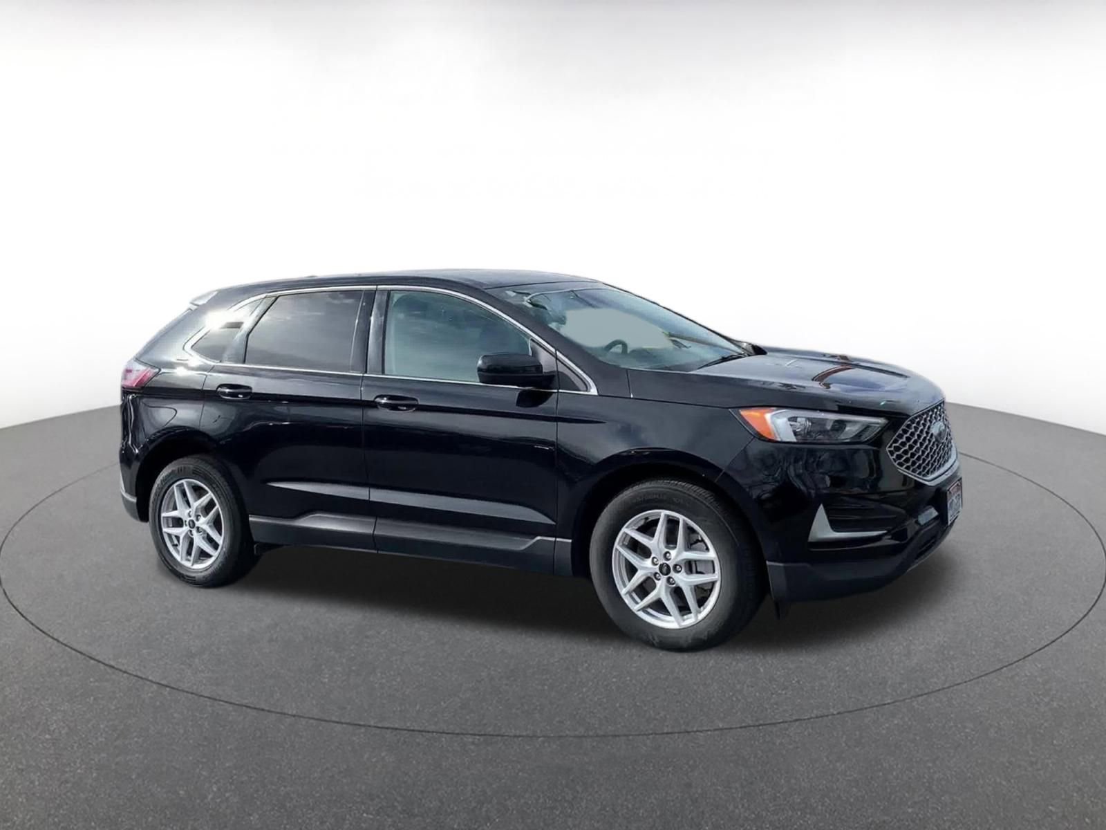 2024 Ford Edge SEL 2